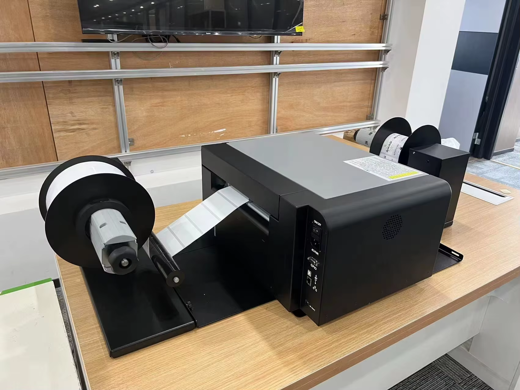 Desktop Roll-to-roll Color Label Printer — image 4