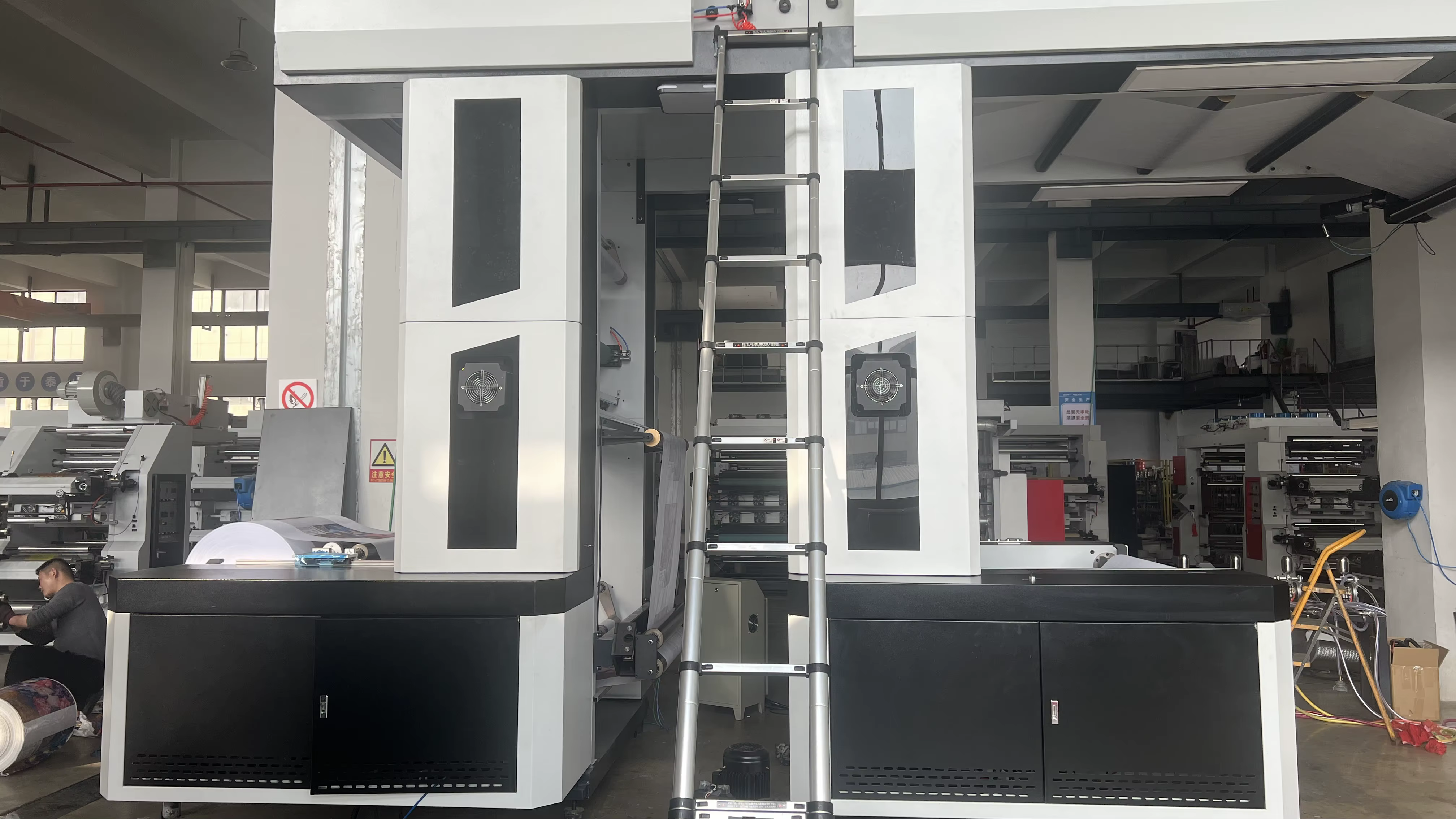 260m/min 8 Color Center Large Cylinder Flexographic Printing Machine — image 4