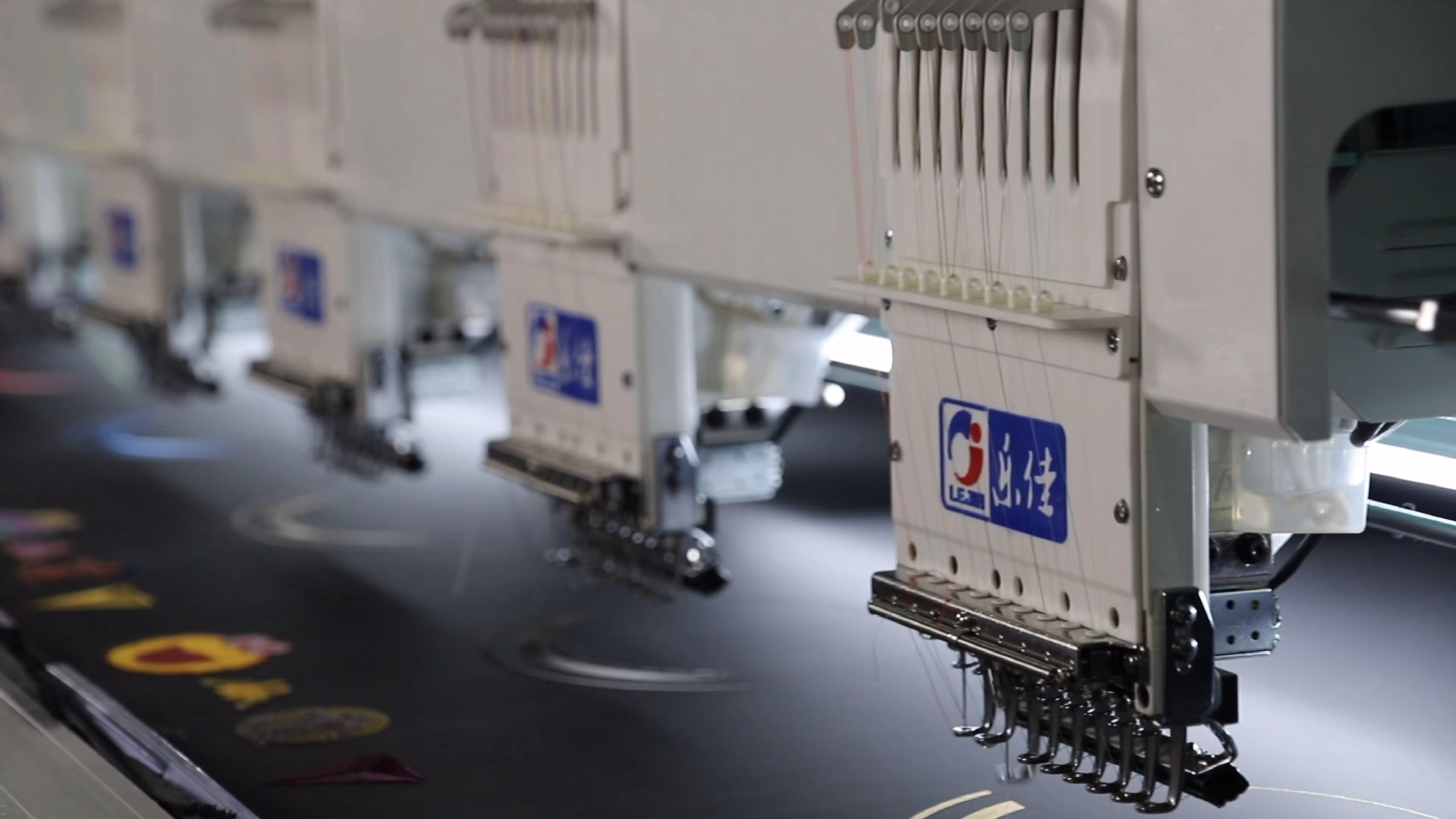 Innov Is V3 Embroidery Sewing Machine — image 4