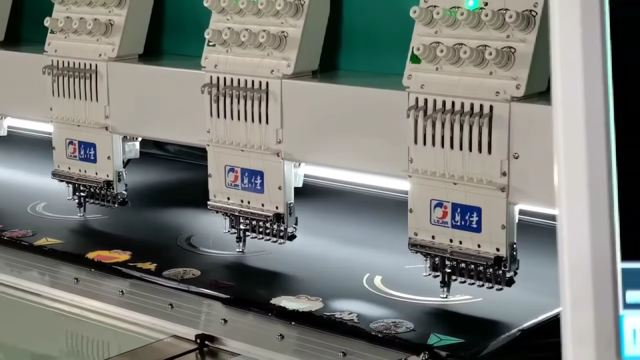 Second Hand Embroidery Sewing Machine With — image 3