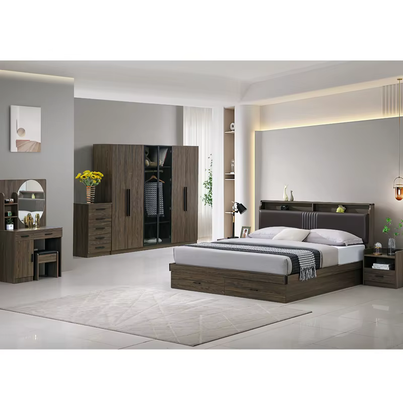 Fashion Design Clothes Master Room Hotel — image 6