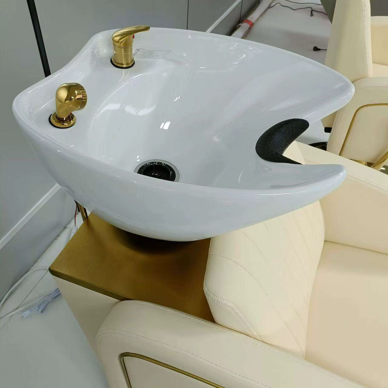 High Grade Modern Style Shampoo Chair — image 3