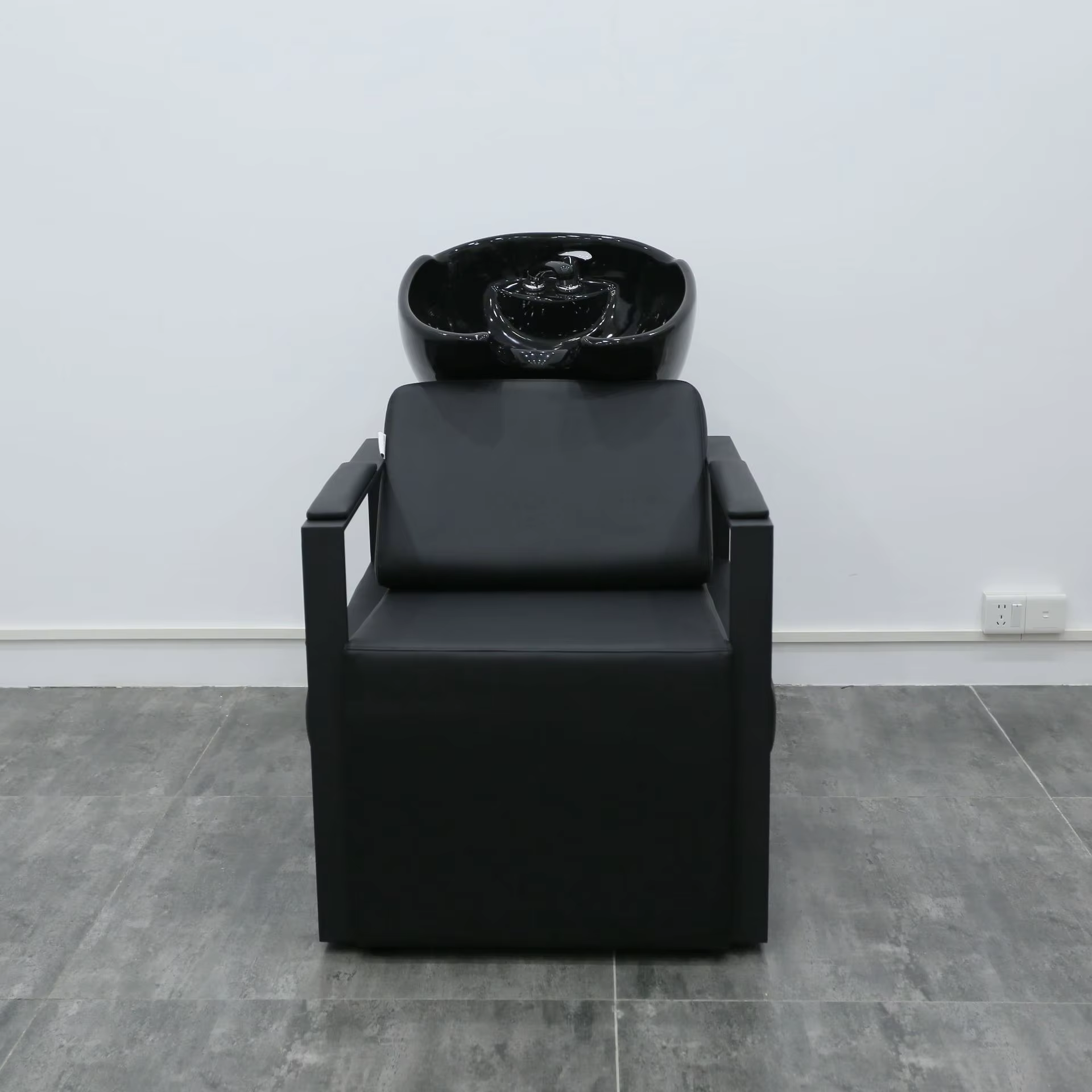 Modern Barber Shop Shampoo Chair — image 4