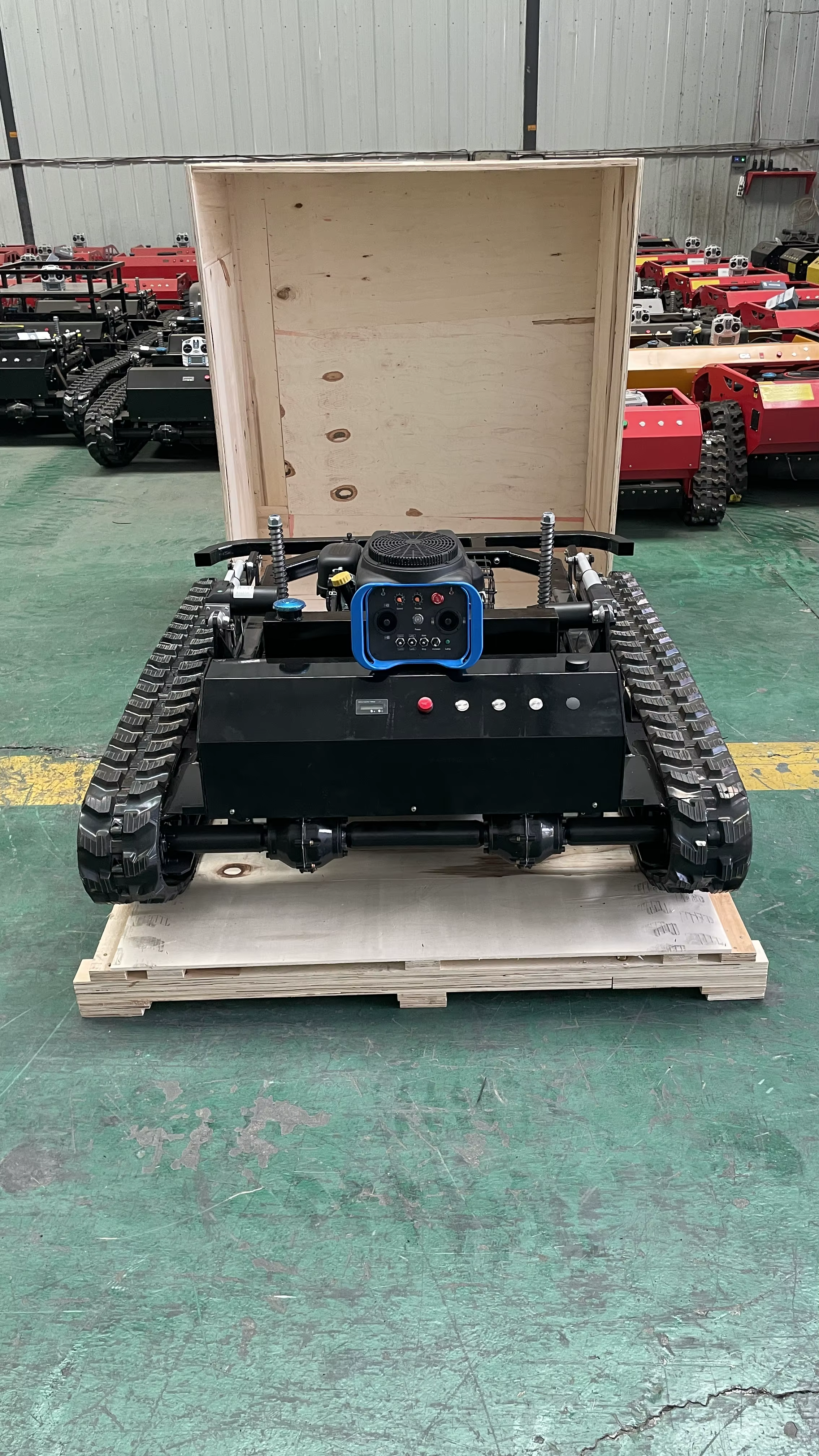 Best Quality 4 Stroke Crawler Lawn — image 4