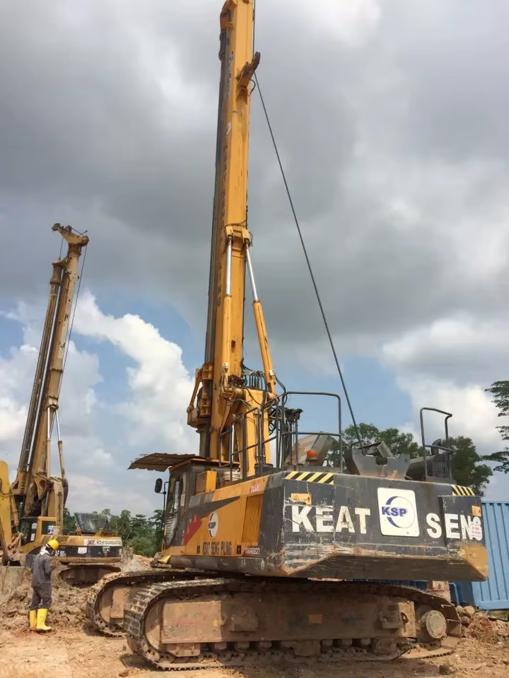 Original Manufacturer XR220D Rotary Drilling Rig — image 4