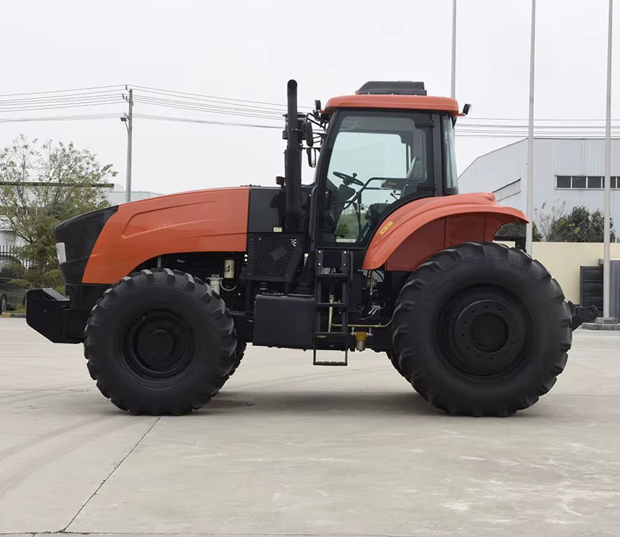 China Agriculture Tractor 220HP 4 4 — image 3