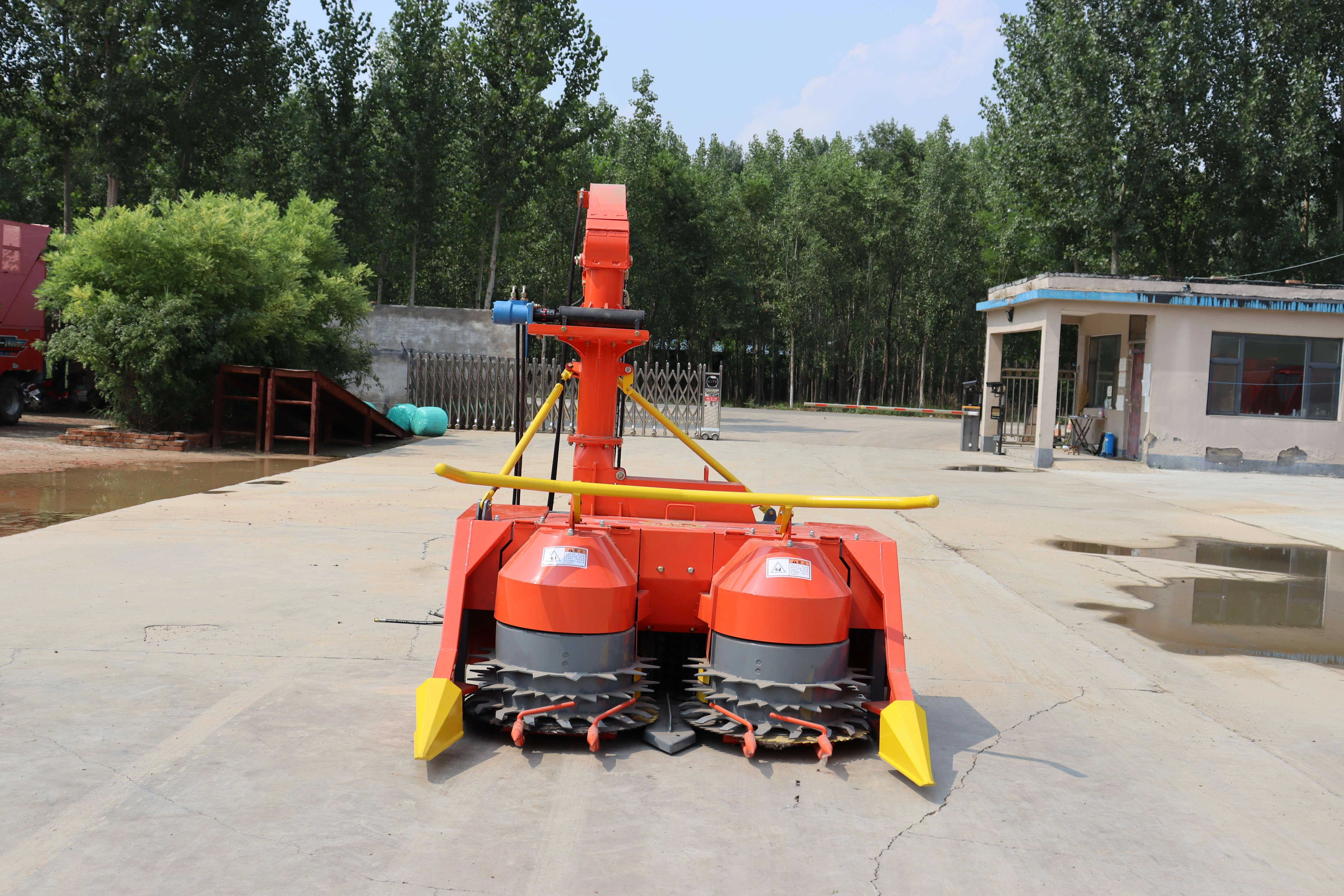 Double Rows Agricultural Green Forage Harvester — image 3