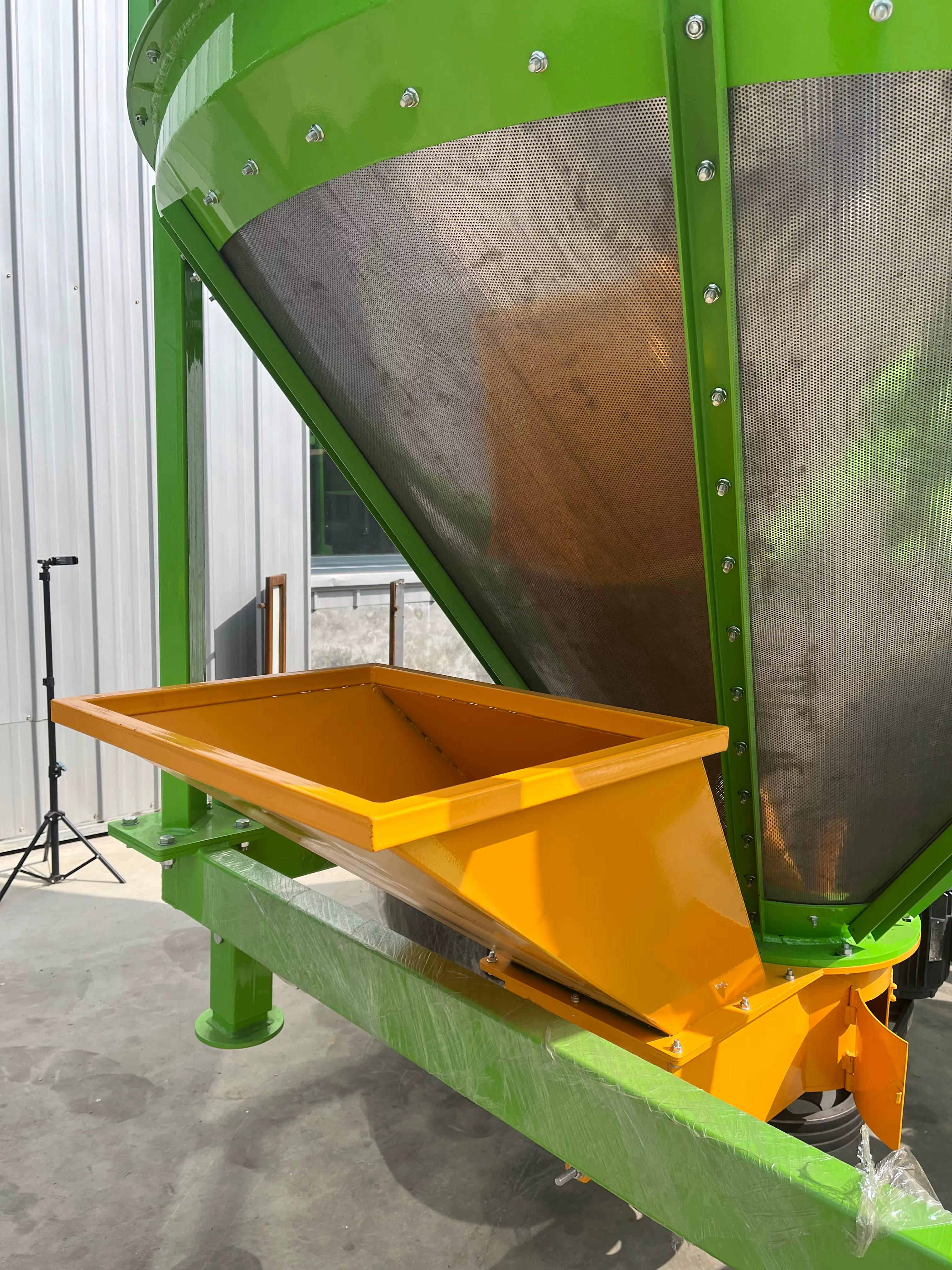 High Capacity 20T Mobile Grain Dryer — image 4