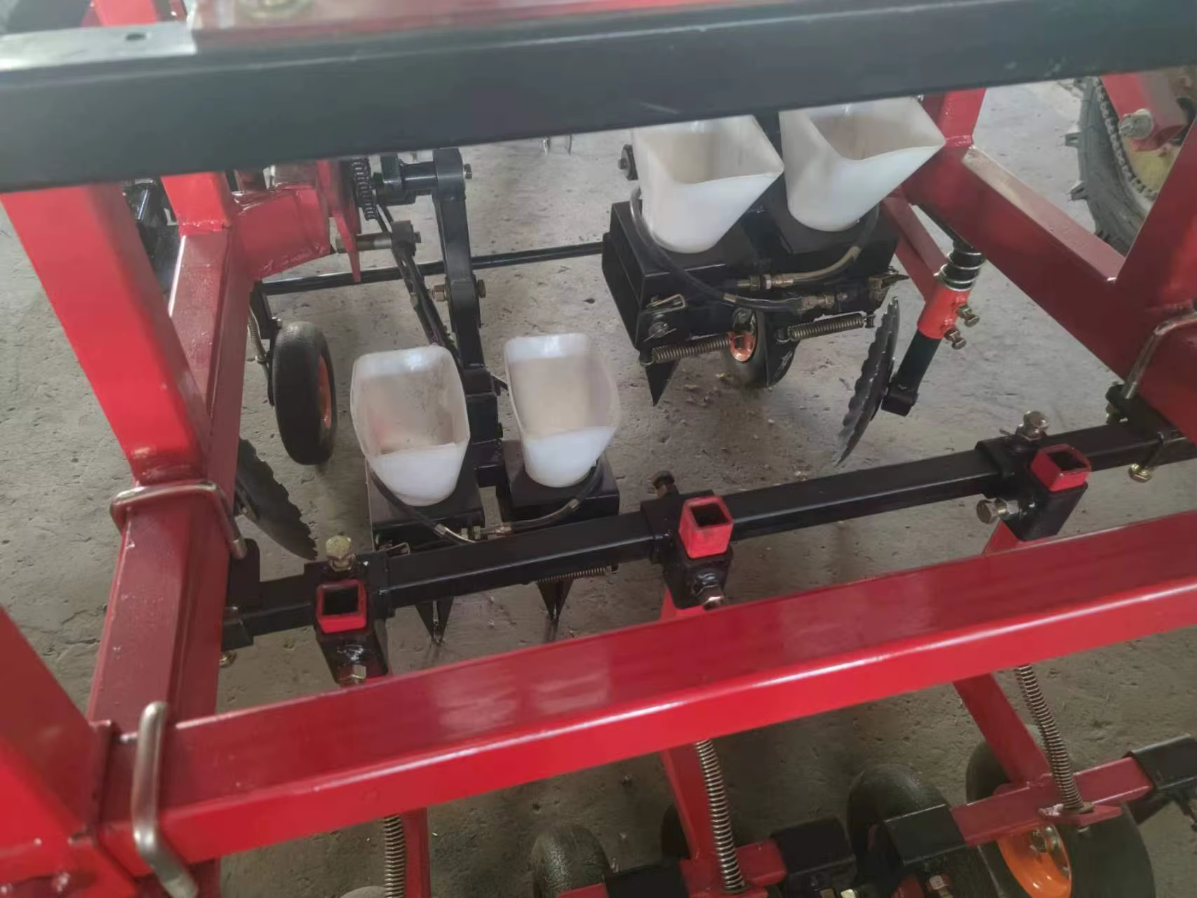 Tractor Driven Vegetable Seedling Potato Transplanting — image 3