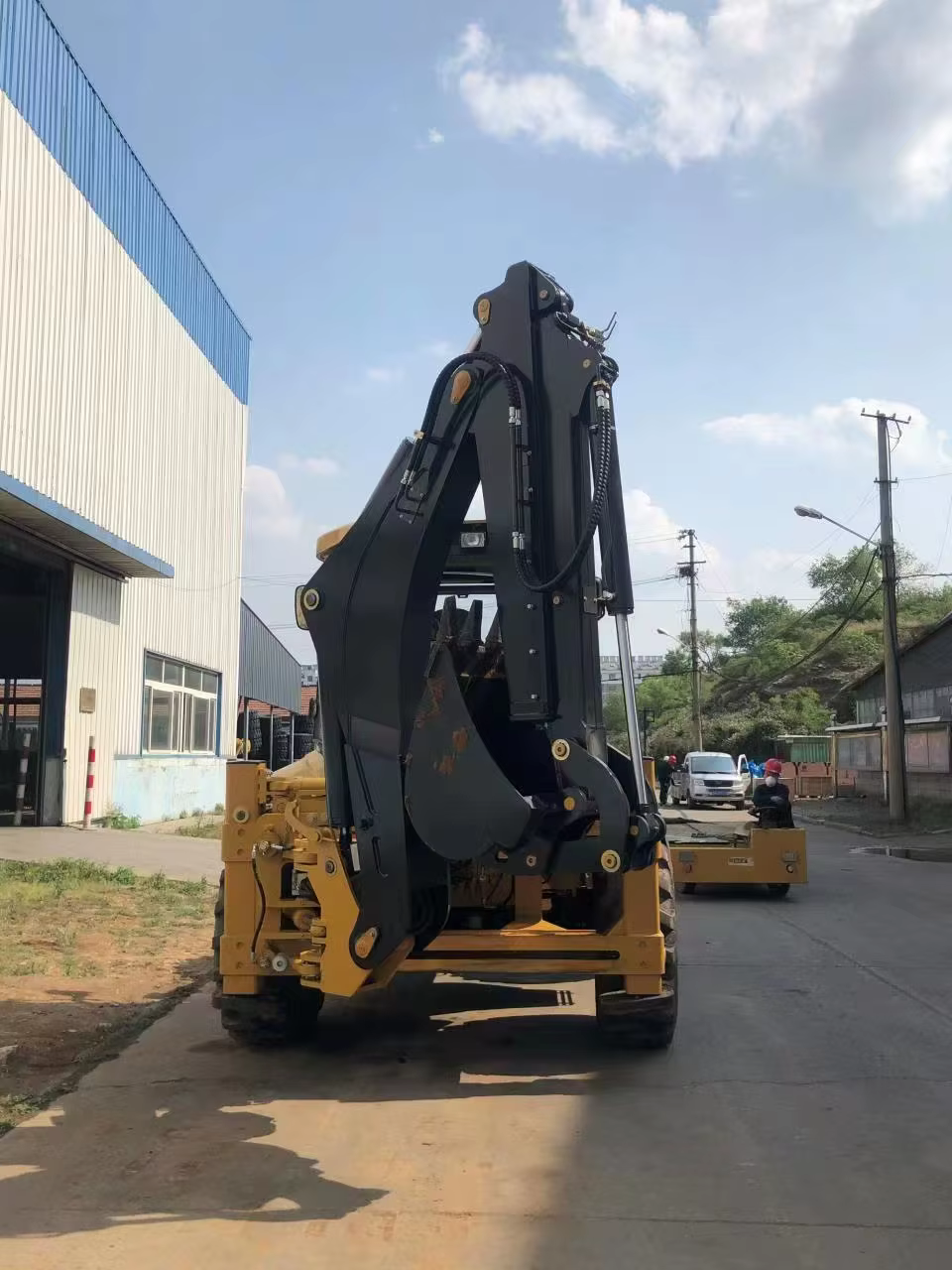 Four Wheel Steering Loader 388H Construction — image 4