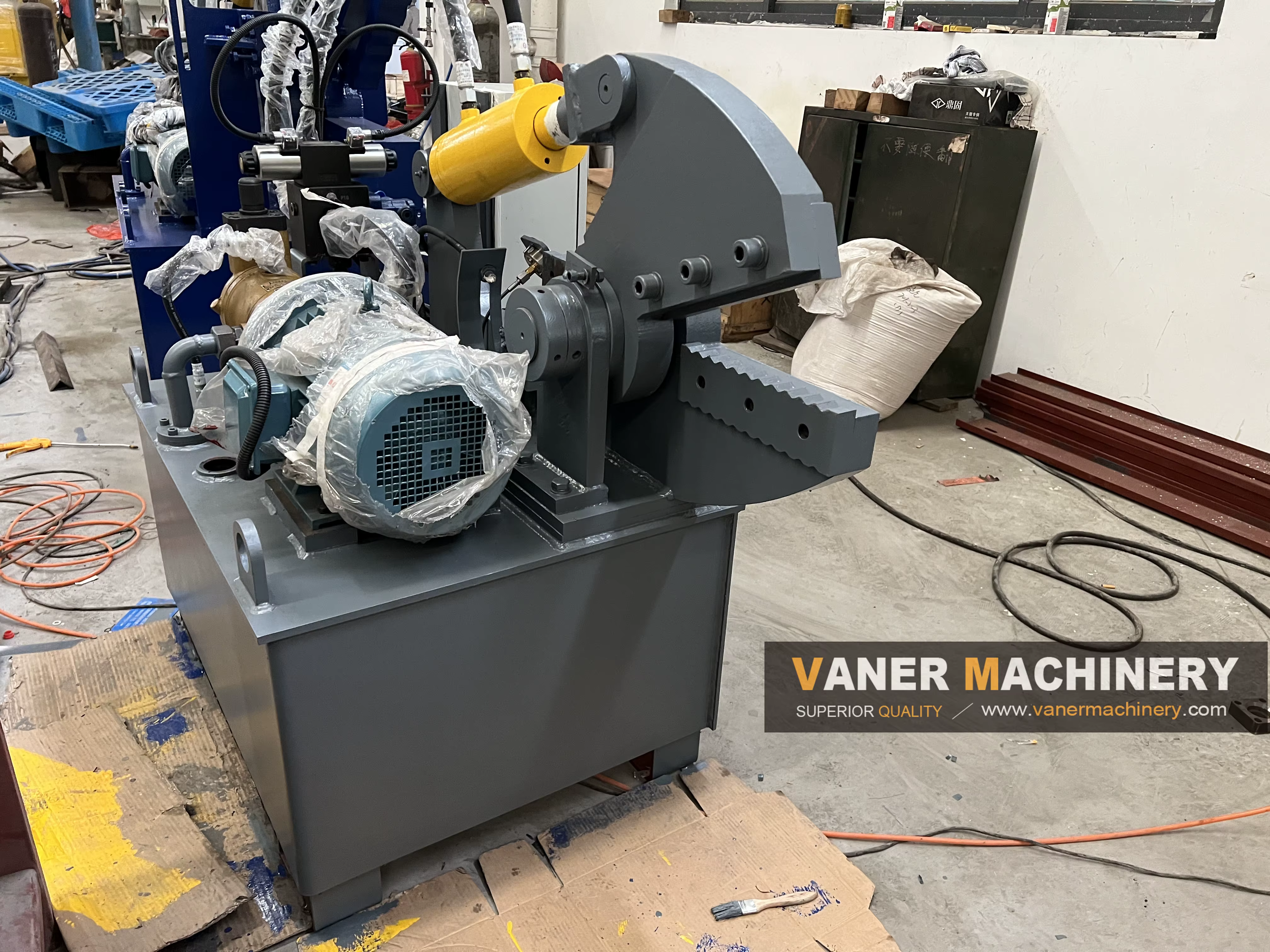 Cheap Price Hydraulic Metal Cutting Machine — image 3
