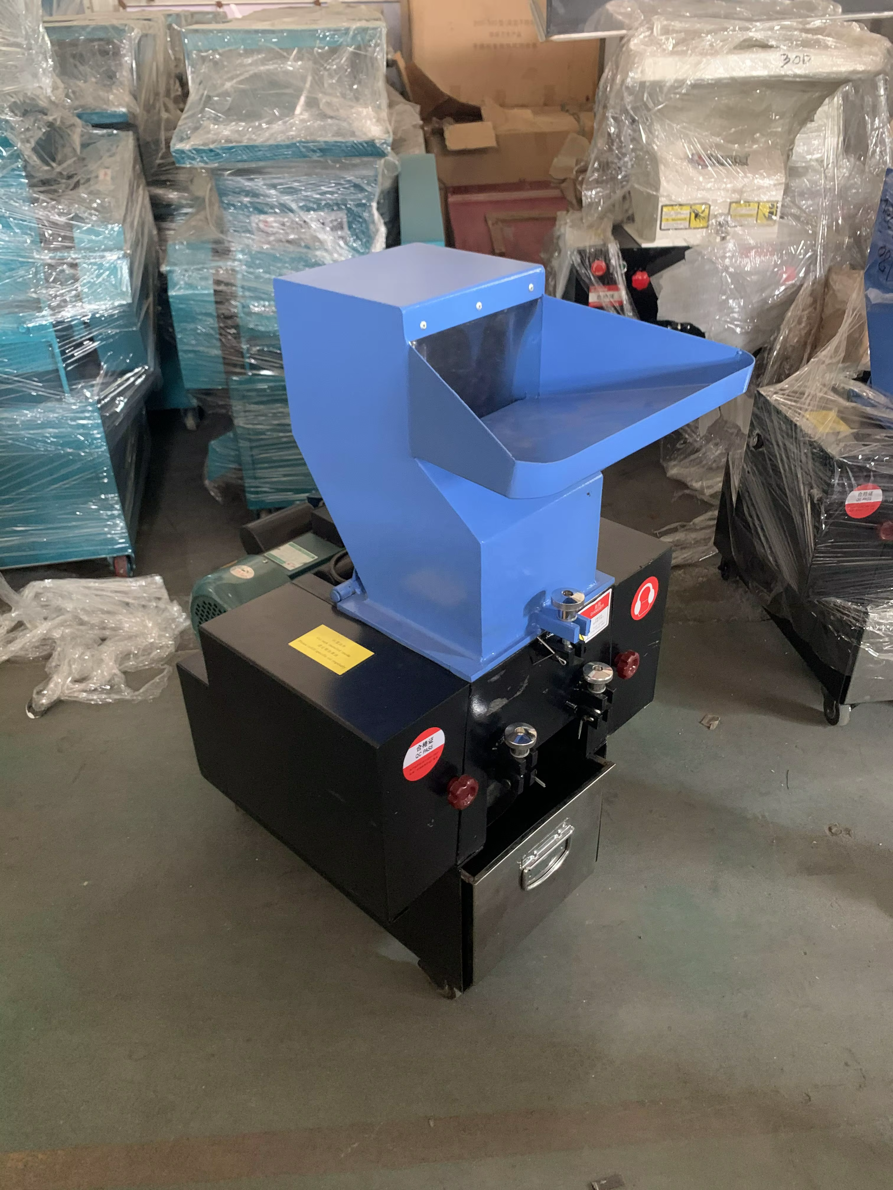 Automatic Plastic Recycling Machine Waste Shredder — image 4