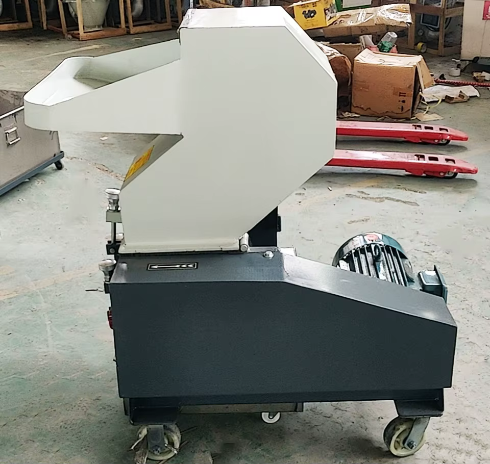 V QL250 Small Mini Plastic Crusher — image 4