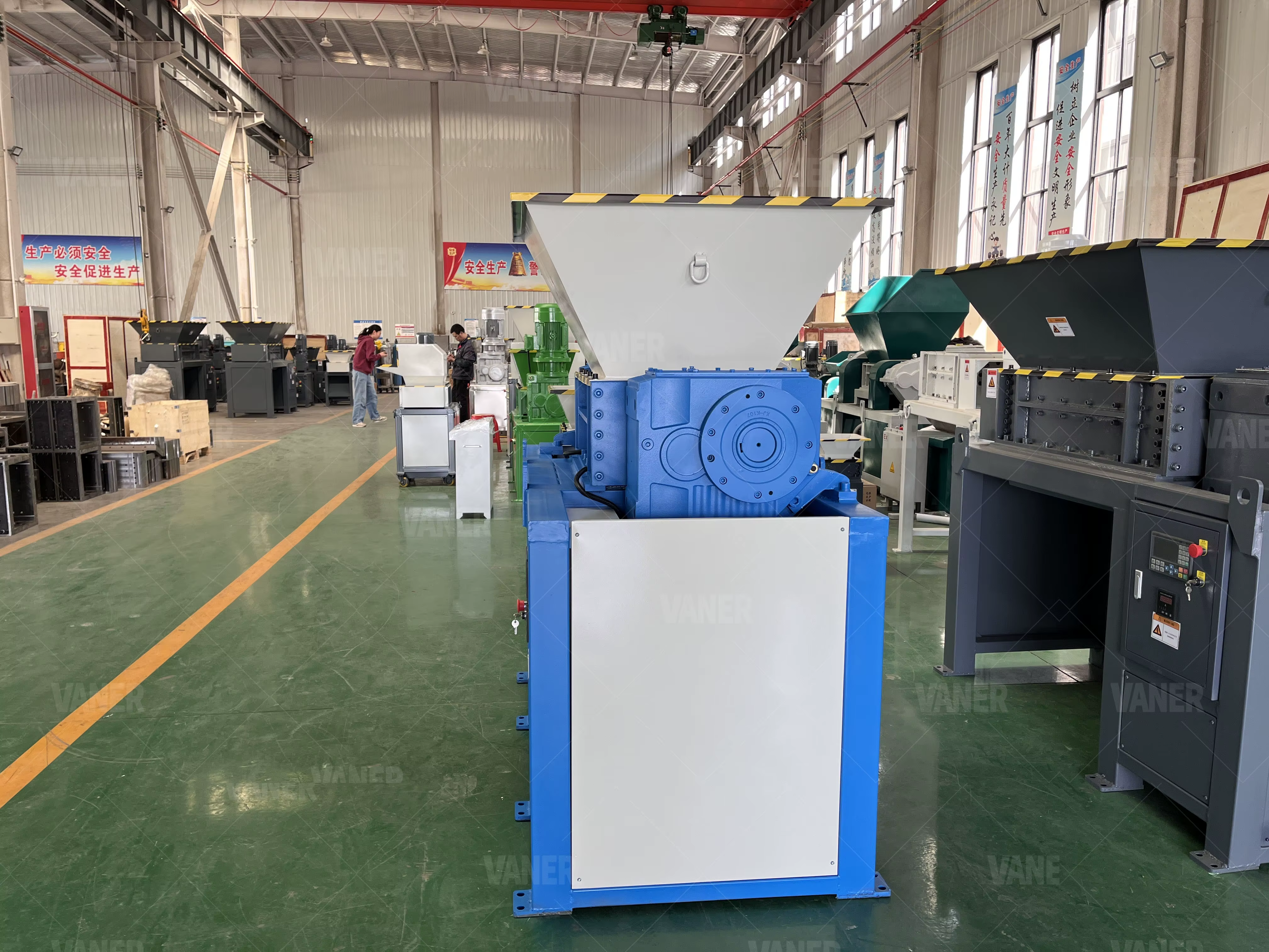 V DBK600 250 Double 11KW Shredder — image 4