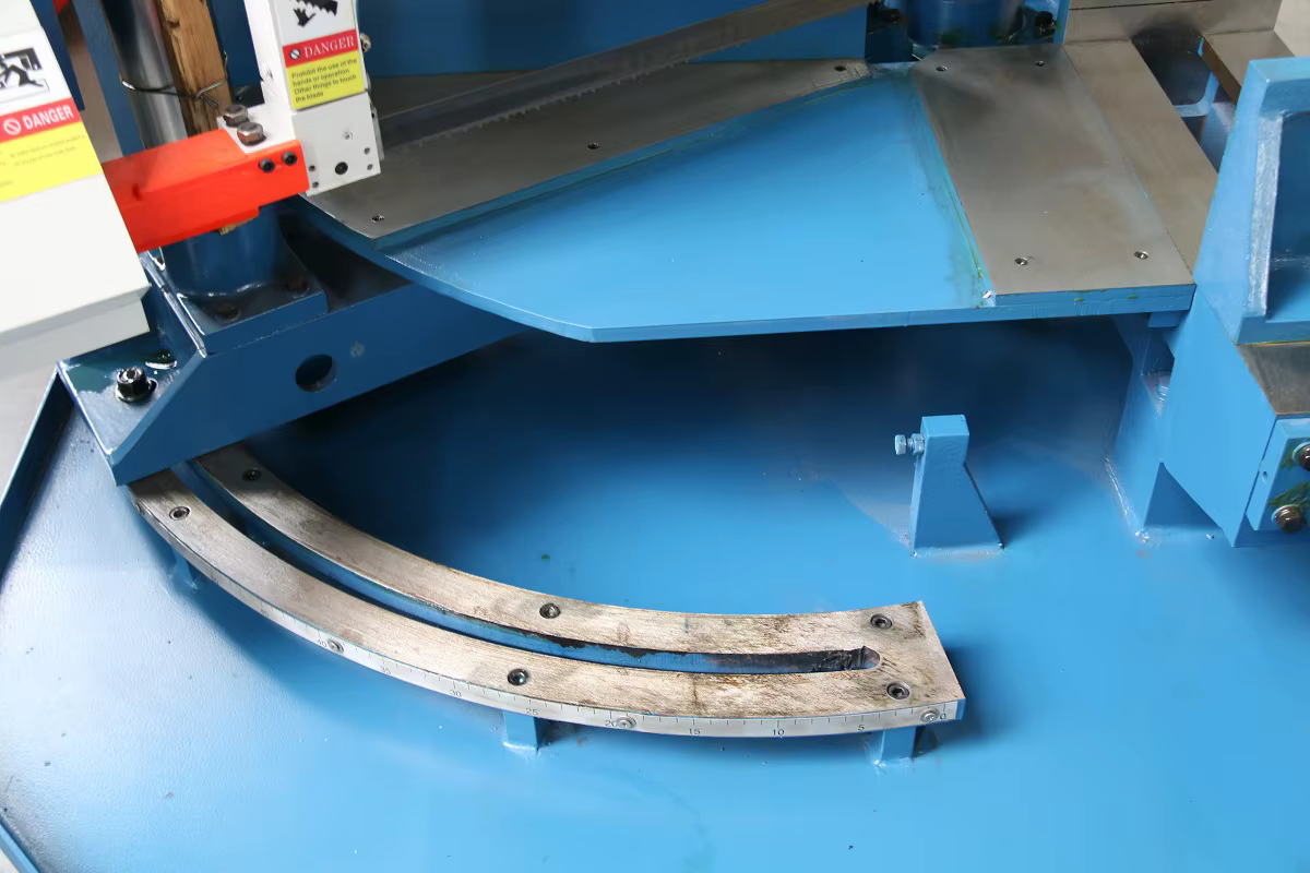 Angle Band Saw GHZ4240 Band Saw — image 5