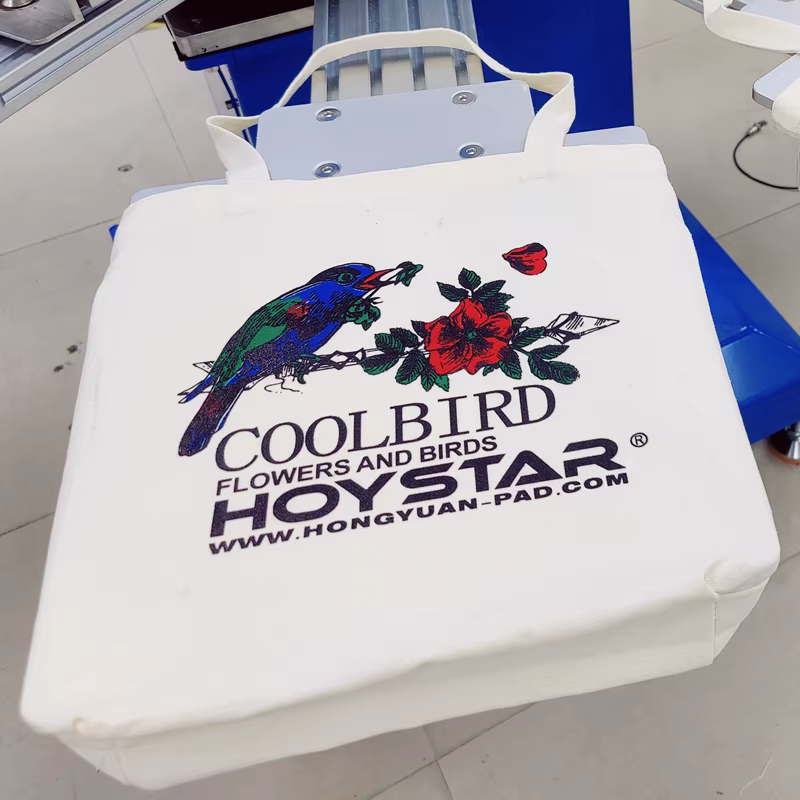Label Print Four Colors Tote Bag — image 6