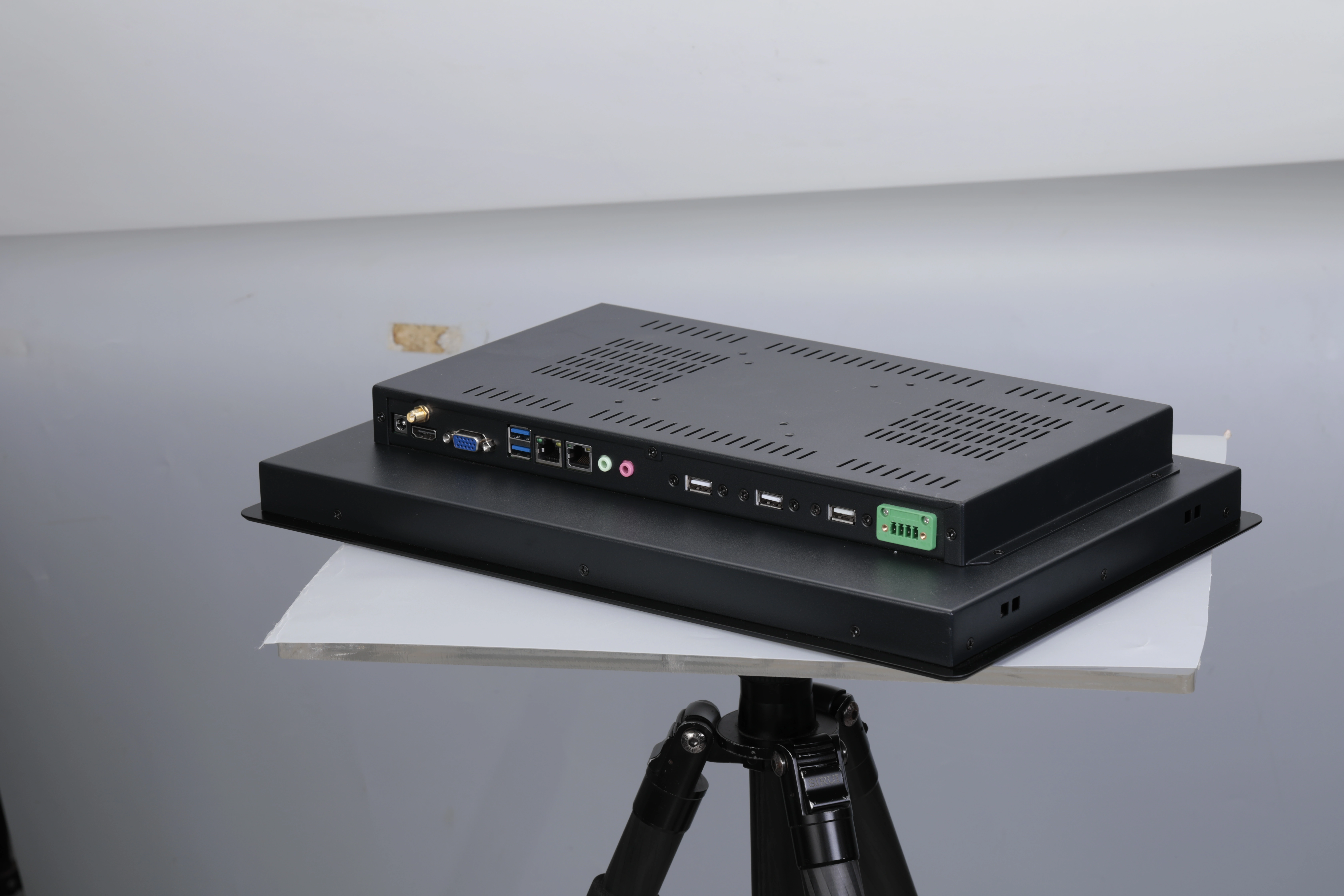 2025 19 Inch Industrial Panel PC — image 5