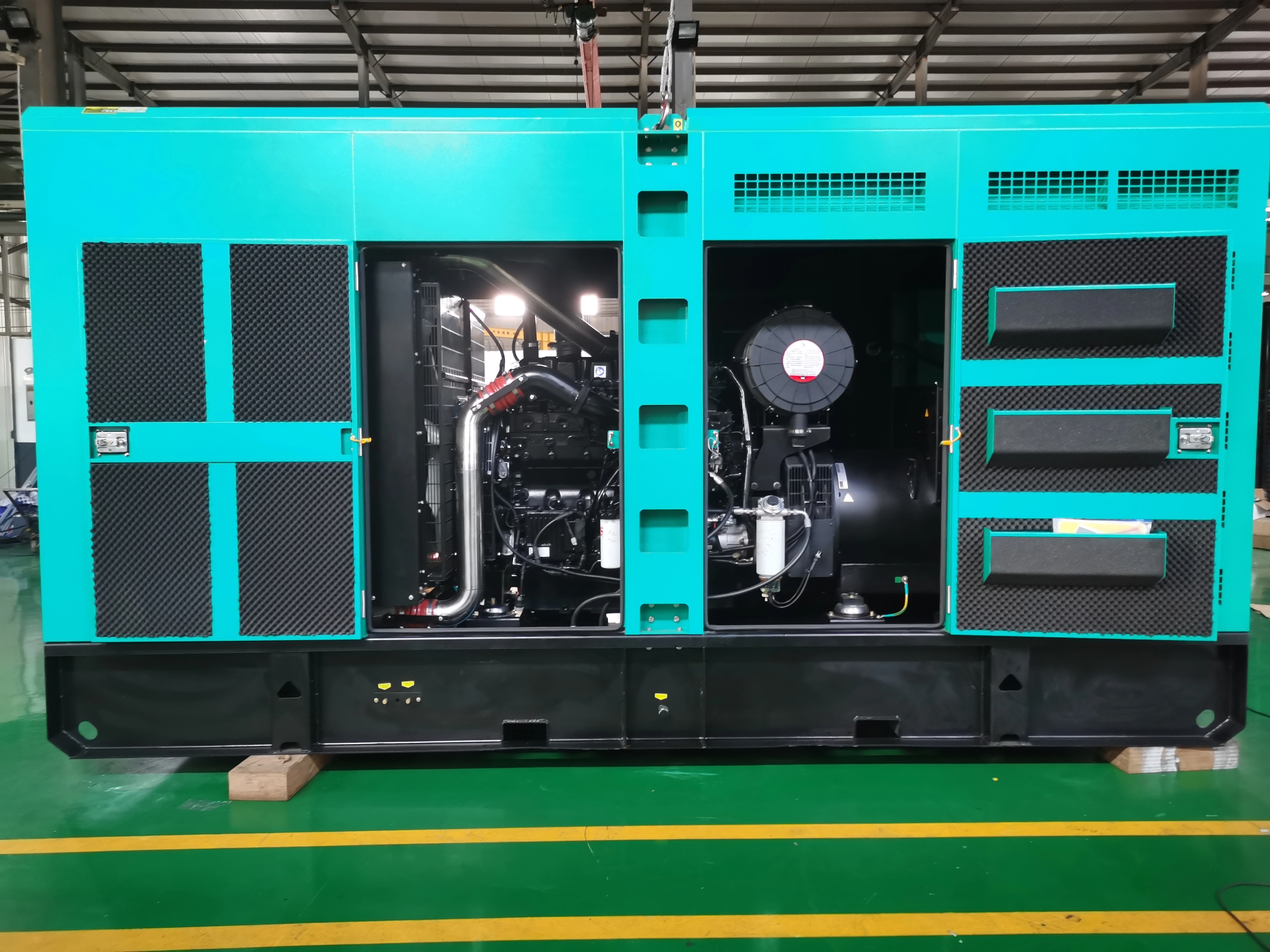 Remote Starting EU Digital 850kw 900kva 900kw 950kw 1000kva 1000kw Electric Power Generator in a Enclosure for Plant — image 2