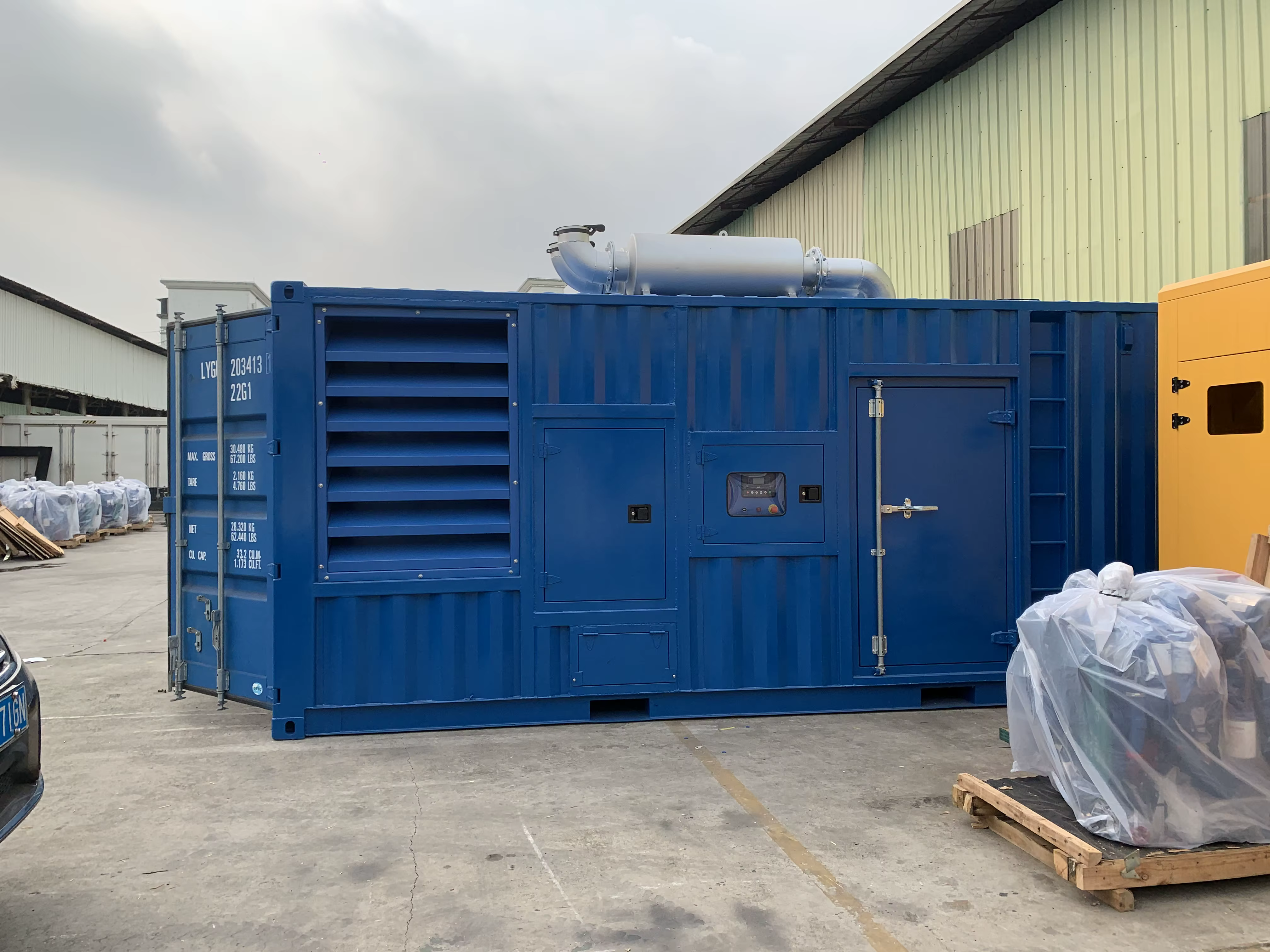 SHX 1250kVA 1000KW Diesel Generator Electrical Color White and Blue Plant Container Three-phase Electro Generator — image 3