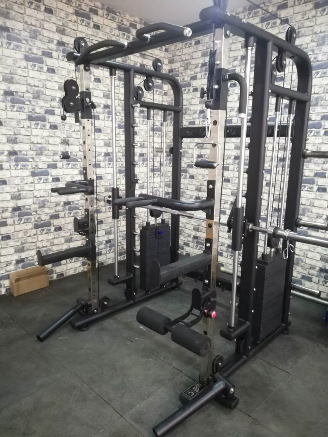 Xinrui Commercial Gym Trainer Machine XRN1001 Multi-Functional Smith Machine with Weight Stack for Bodybuilding — image 5