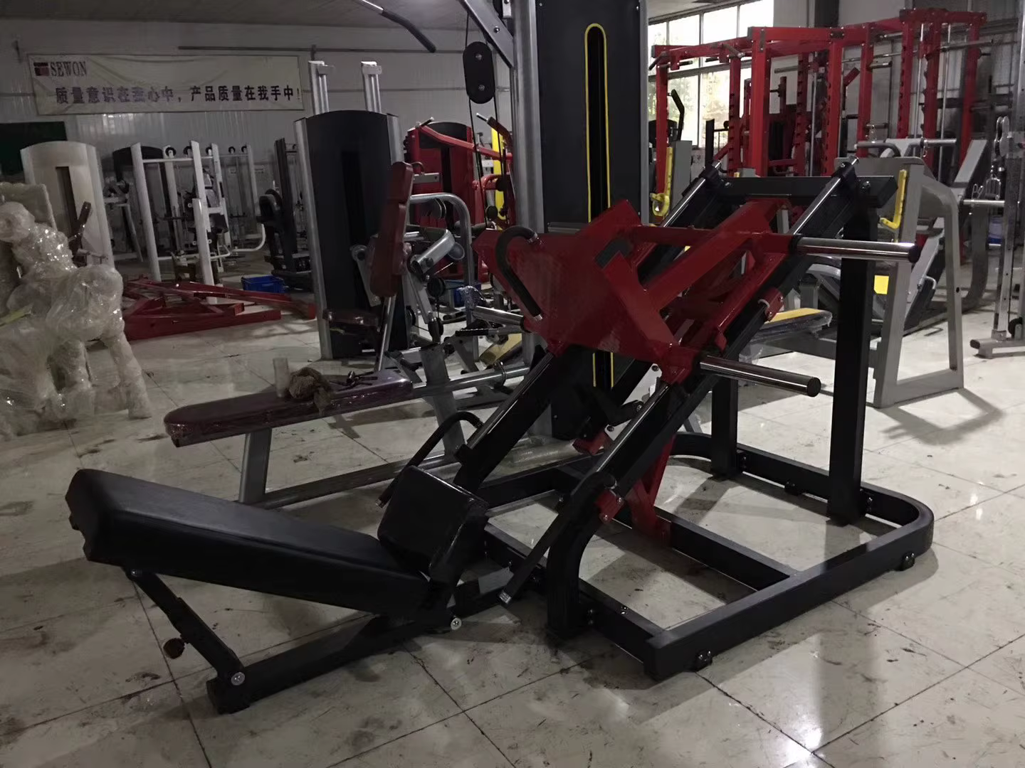 Xinrui Steel Plate Loaded Gym Equipment Linear Leg Press Strength Machine for Chest Exercise — image 3