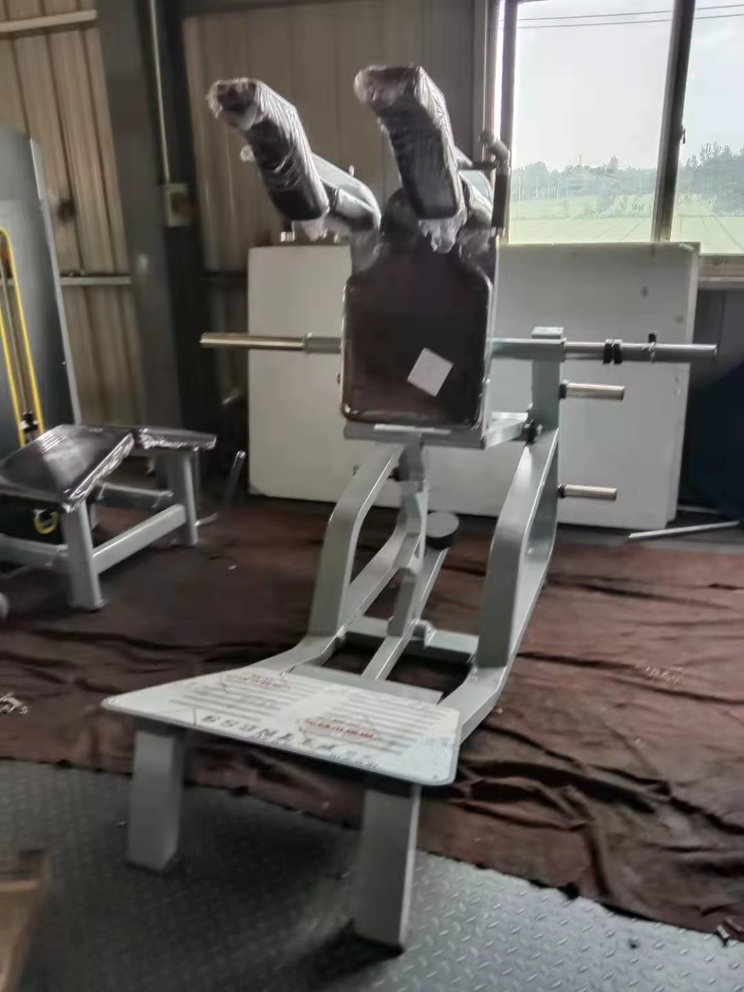 V Squat Gym Equipment Chinese Quality Super V Squat Gym Fitness Equipment — image 2