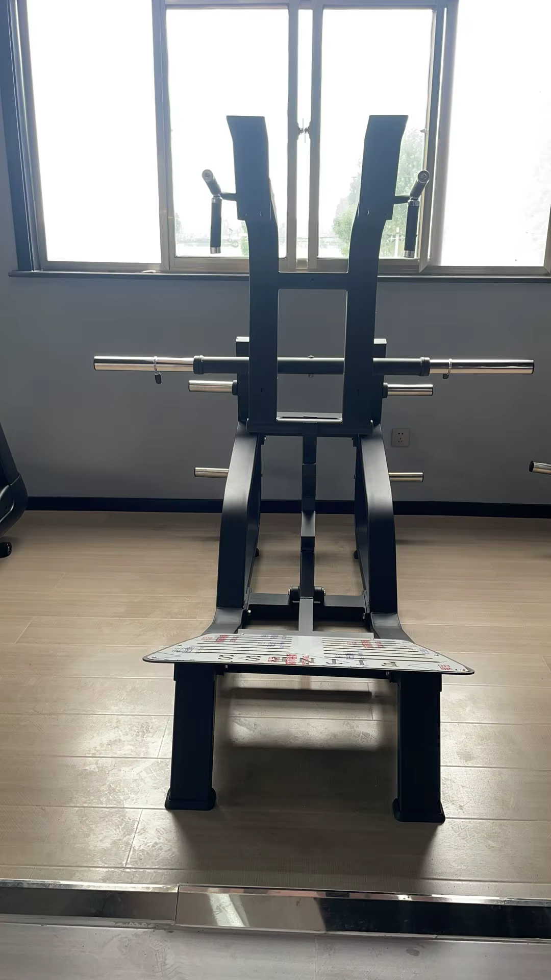 V Squat Gym Equipment Chinese Quality Super V Squat Gym Fitness Equipment — image 4