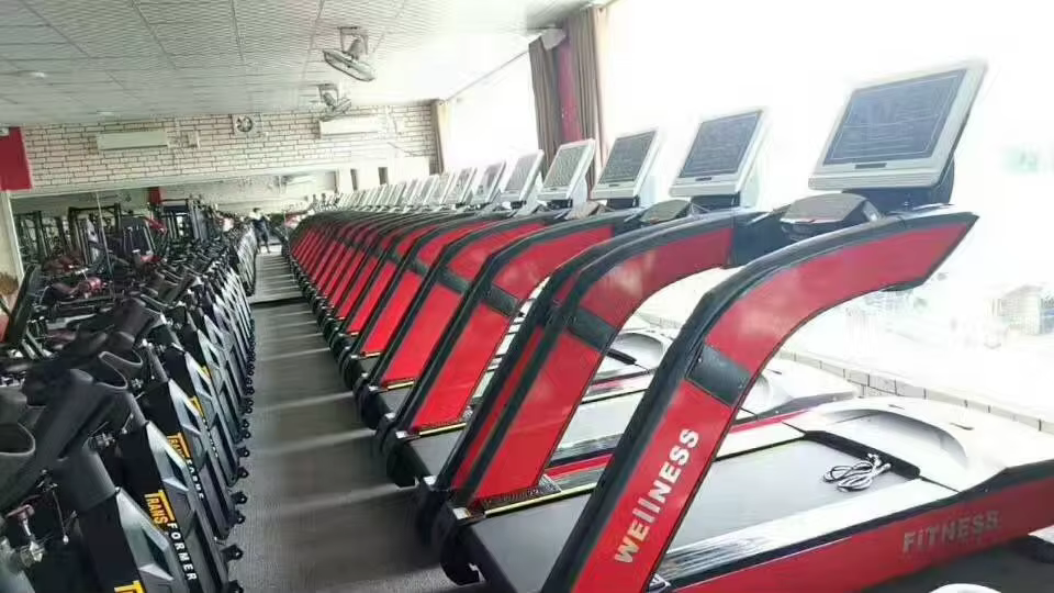 New Design Adjustable Big Screen Commercial Touchscreen Treadmill With Wifi Gym Run Sport Machine — image 3