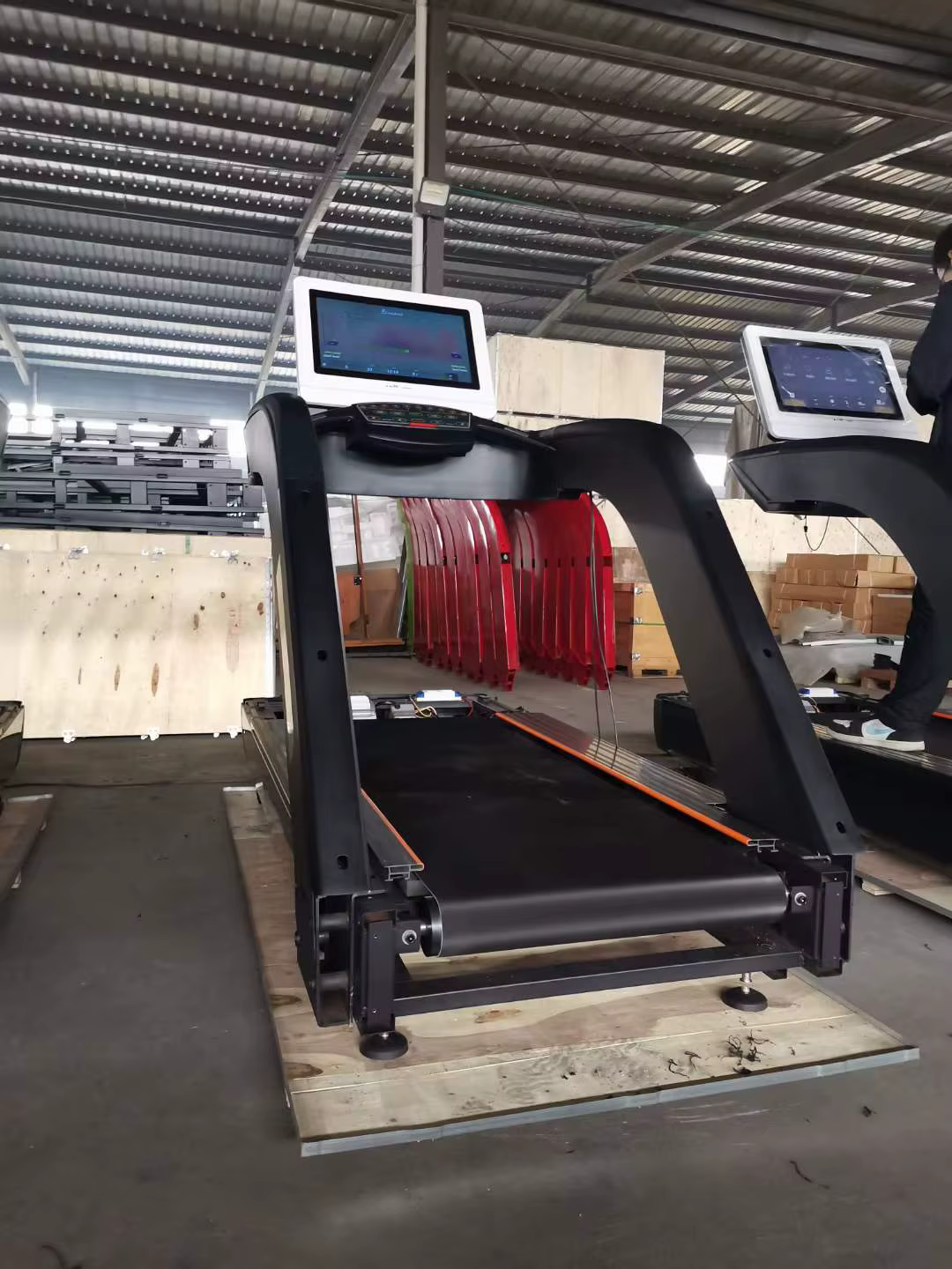 New Design Adjustable Big Screen Commercial Touchscreen Treadmill With Wifi Gym Run Sport Machine — image 6