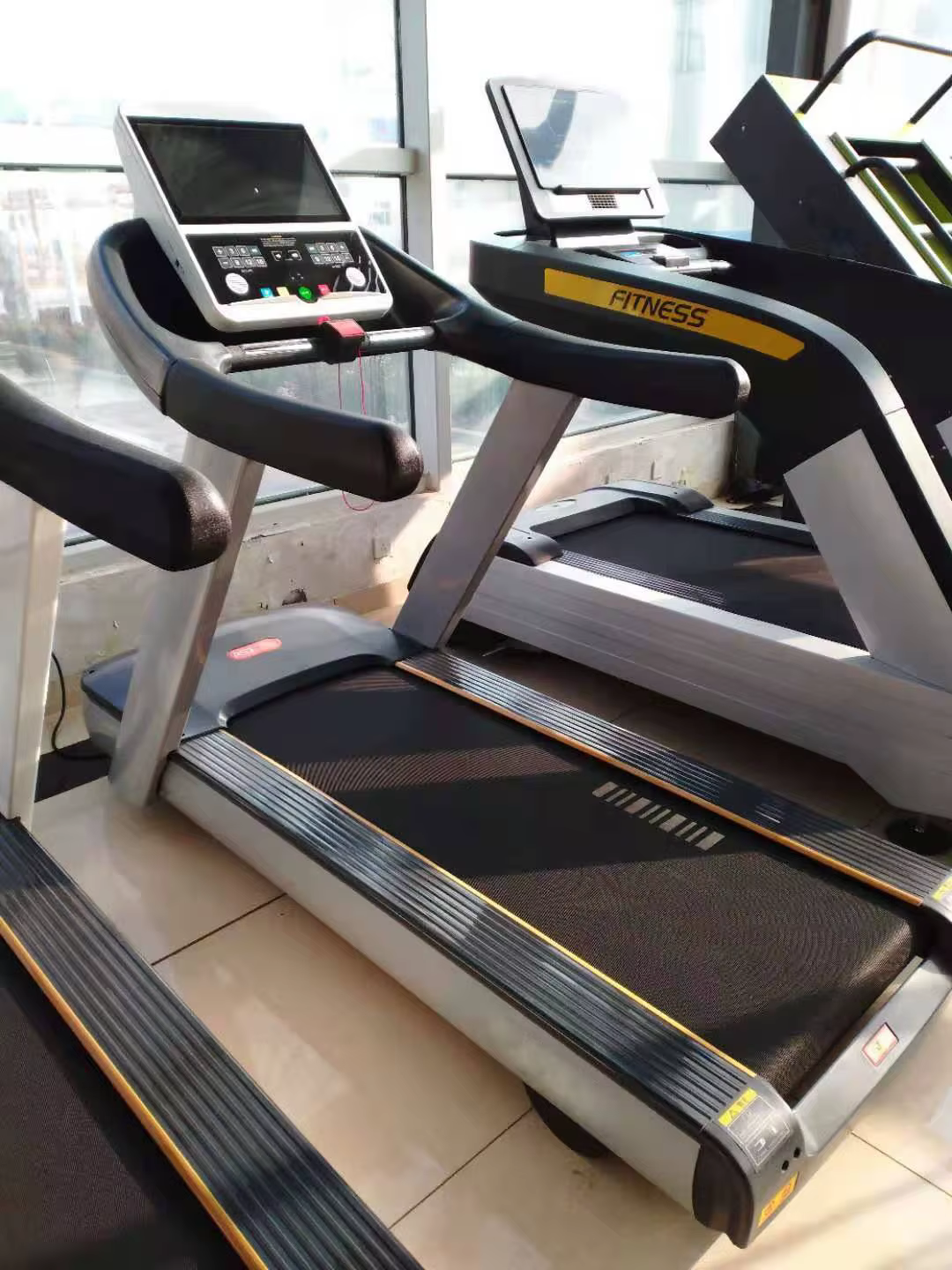 Xinrui Health-mate Treadmill Running Machine Safe Commercial Treadmill Plywood Case Fitness Center Integrated Gym Trainer — image 4