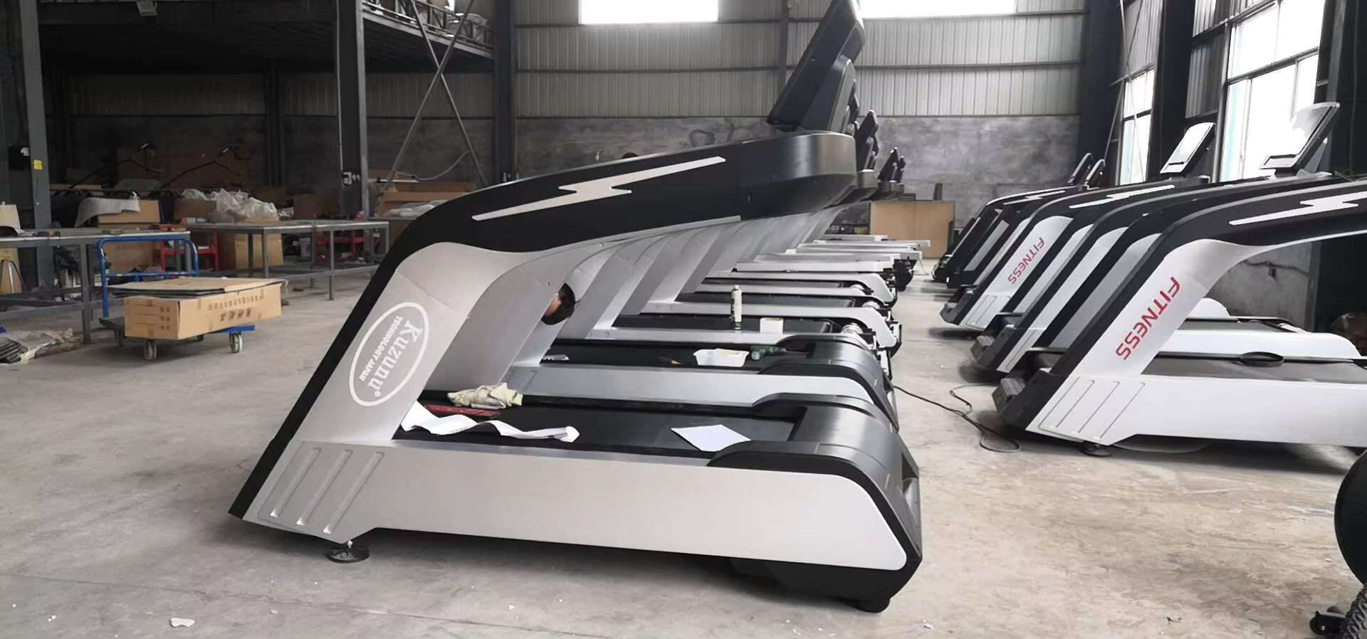 2022 Factory Sell  Professional Running Machine Commercial Treadmill Fitness Equipment  Motor Treadmill — image 6