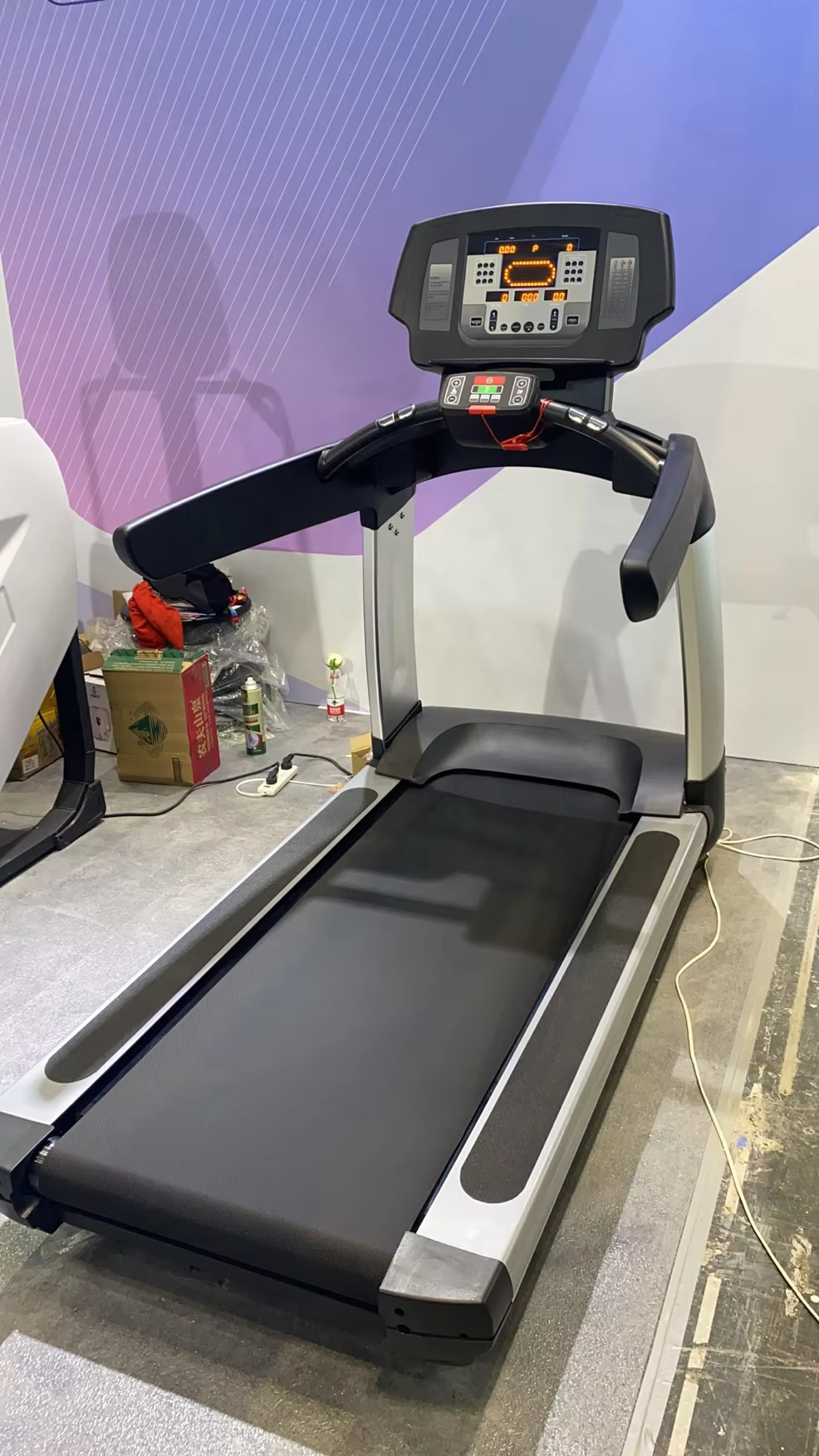 Commercial High-Speed Electric Fitness Treadmill LED Screen Wireless Heart Rate Professional Test for Aerobic Training — image 3