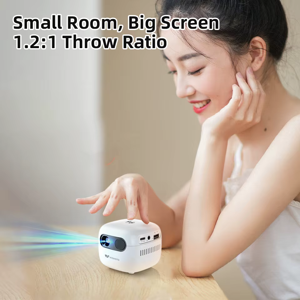 Portable Mini Projector Q7S LED 1080P HD Support 150 Lumens 2 Hours Battery Life for Home Theater & Outdoor Use — image 3