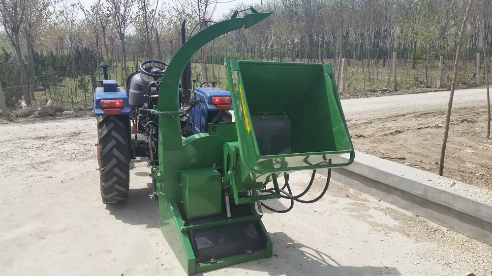 High Quality Garden Tractor PTO Wood Chipper With Auto Hydraulic Feeding — image 3