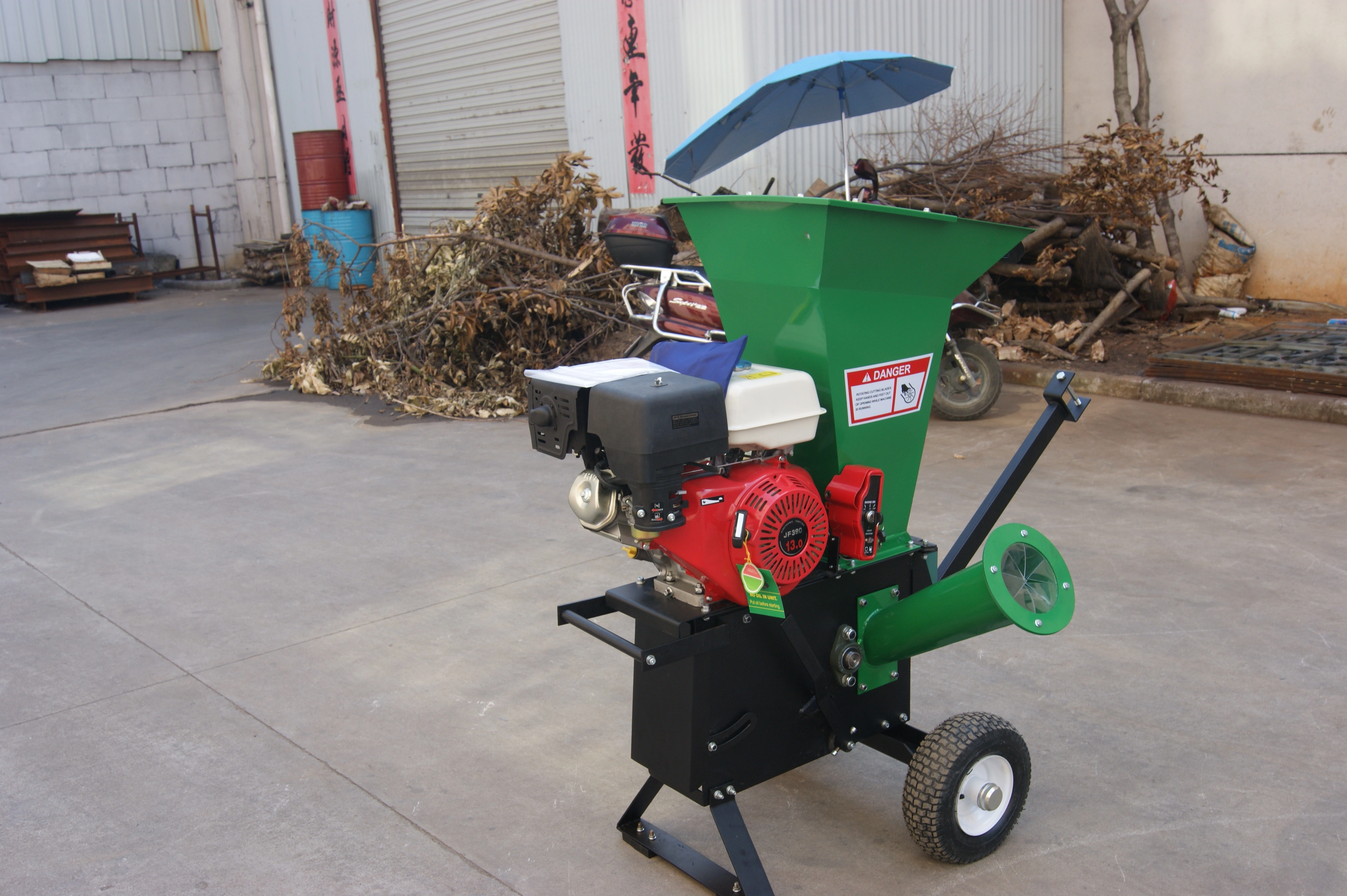 Hot Sale 13HP Gas Powerful Shredder Chipper Branch Crusher Portable for Household Orchard — image 2
