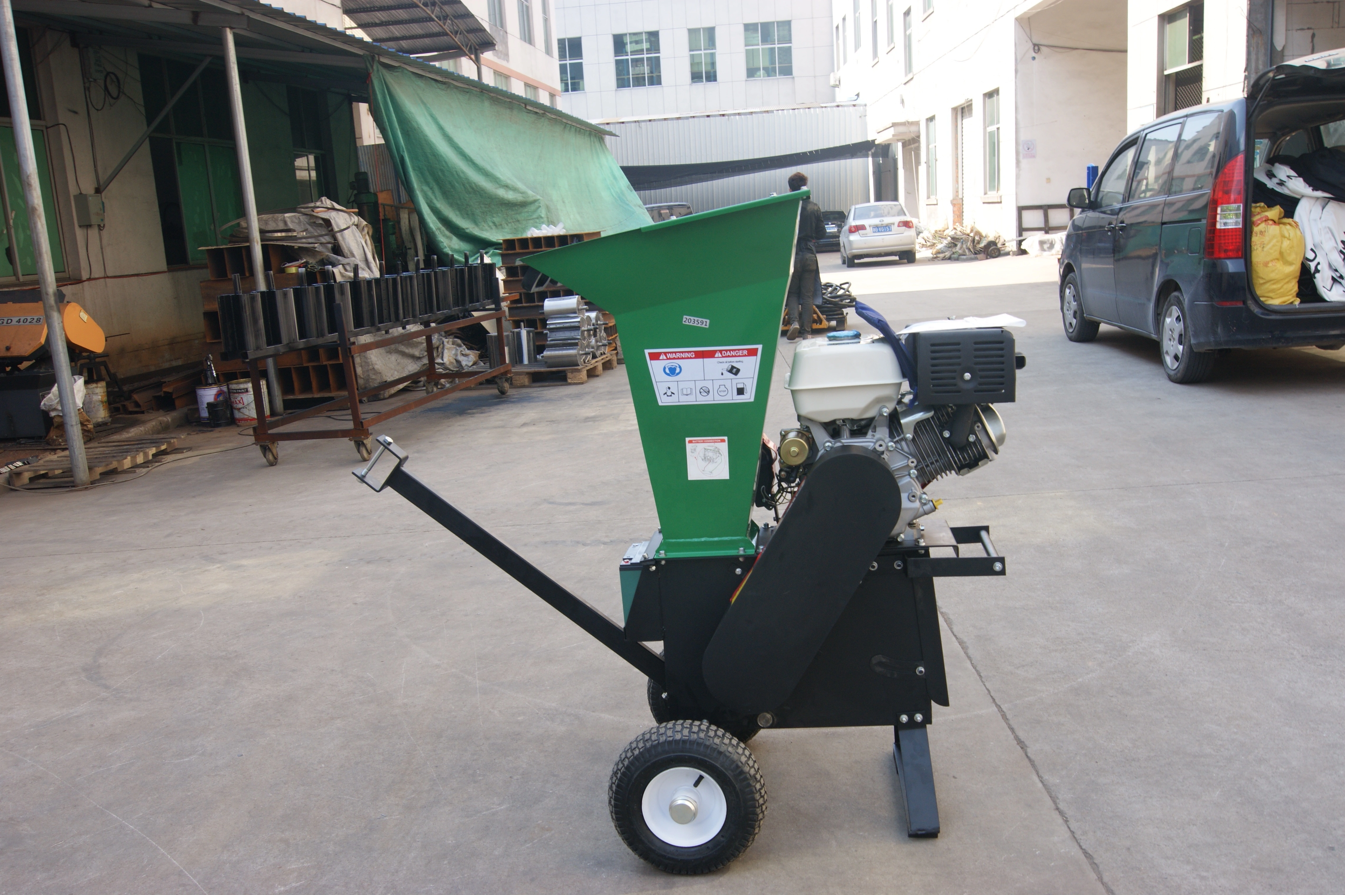 Hot Sale 13HP Gas Powerful Shredder Chipper Branch Crusher Portable for Household Orchard — image 4