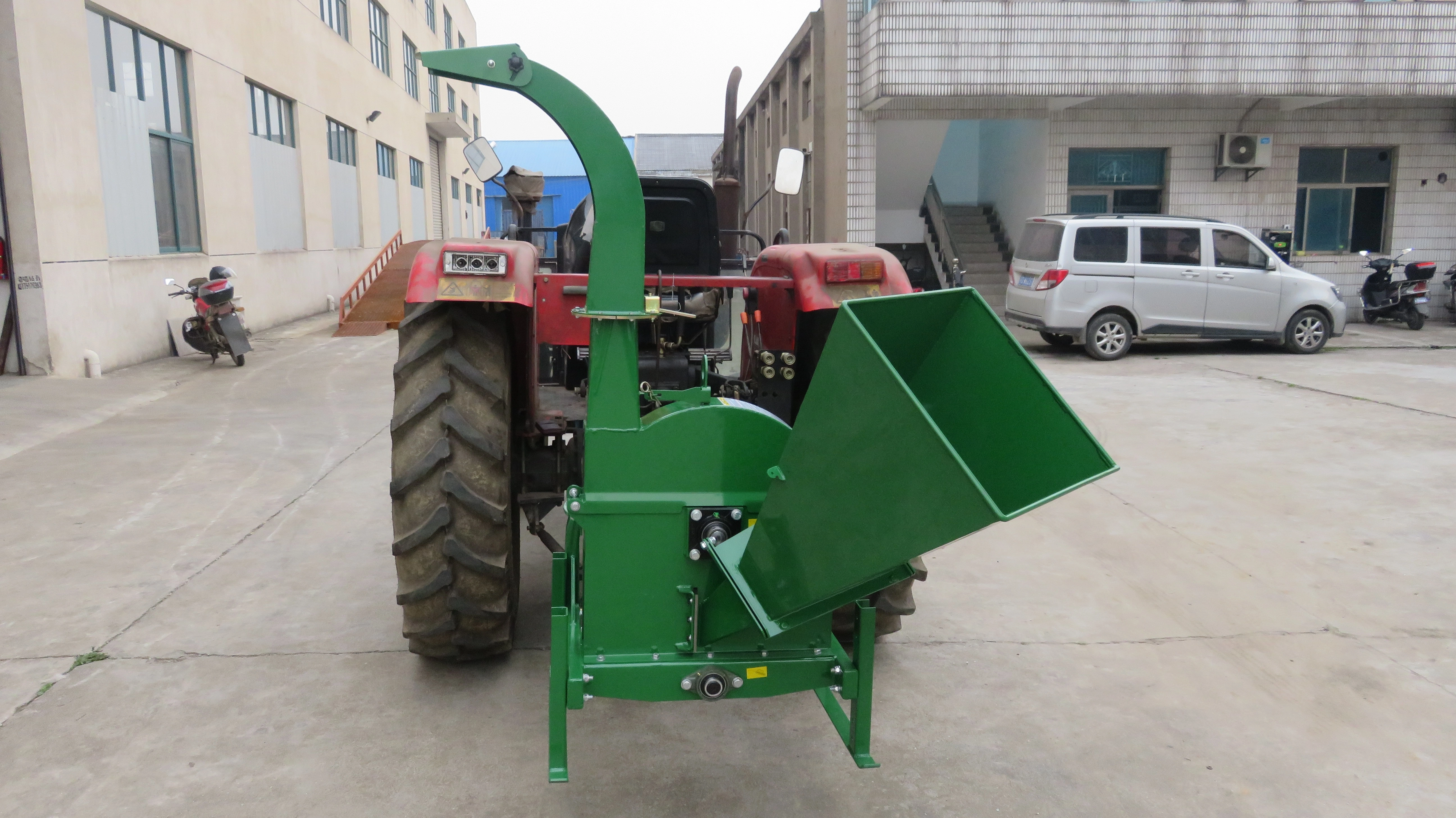 CE Certificated Tree Tractor Pto Wood Branch Chipper Shredder Wood Chipper Machine — image 5