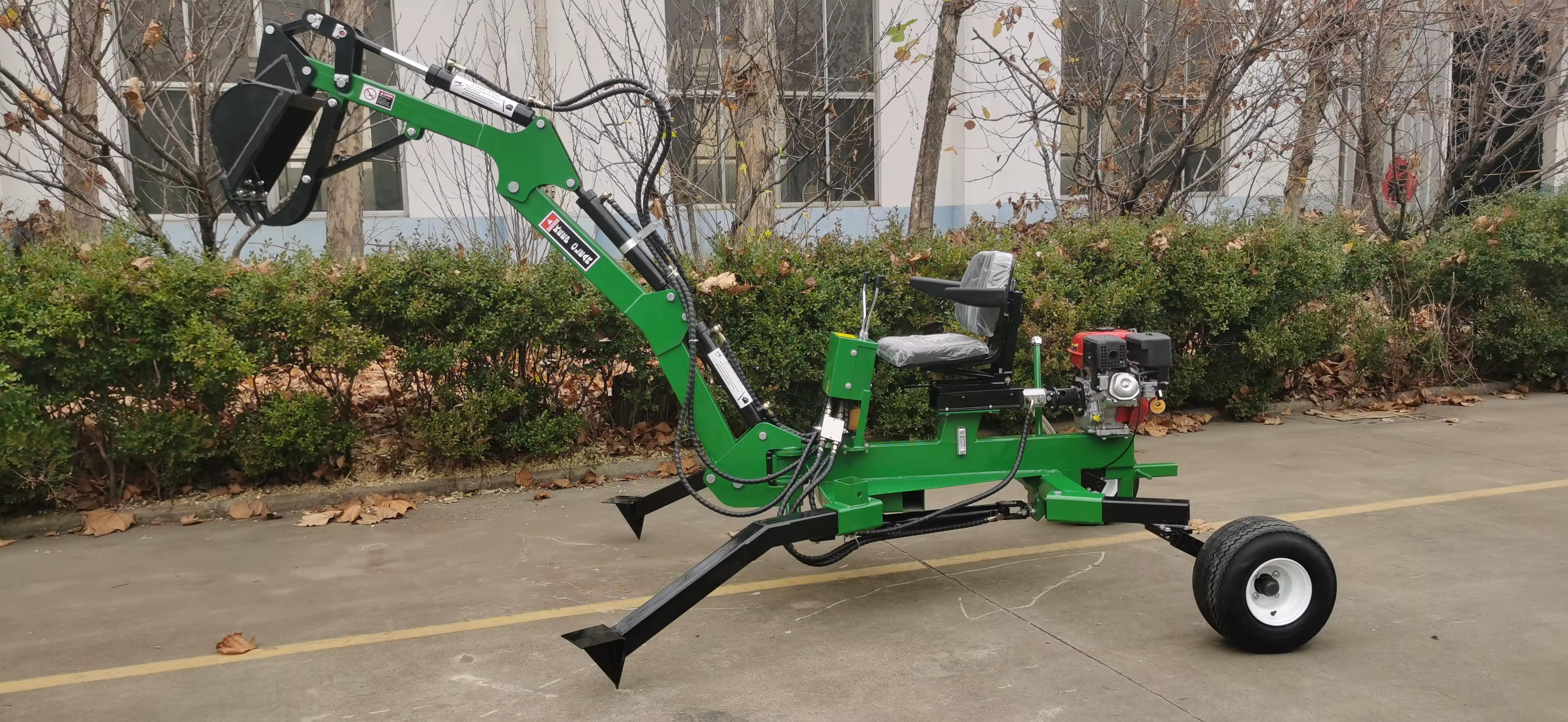 High Quality 9HP Gas Powered Mini Excavator Towable Backhoe for Construction and Farming — image 2
