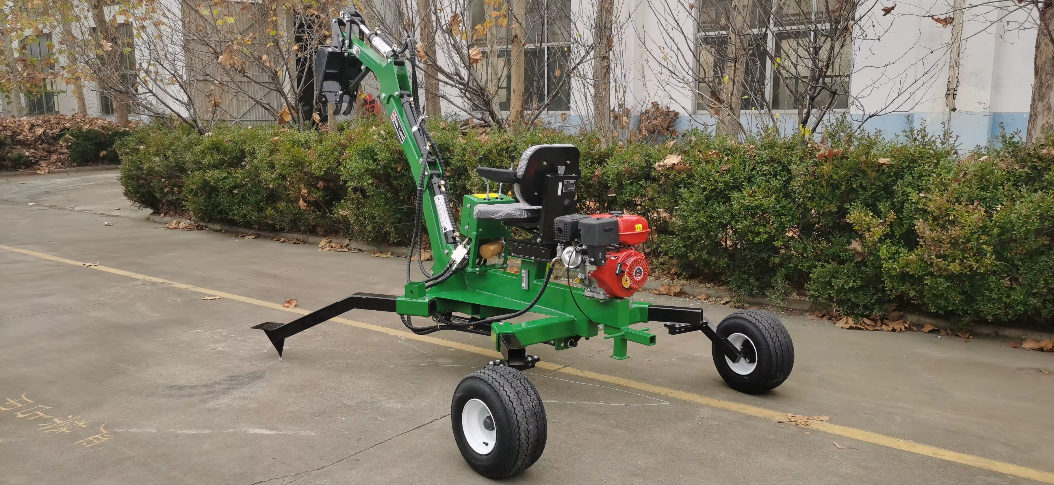 High Quality 9HP Gas Powered Mini Excavator Towable Backhoe for Construction and Farming — image 5