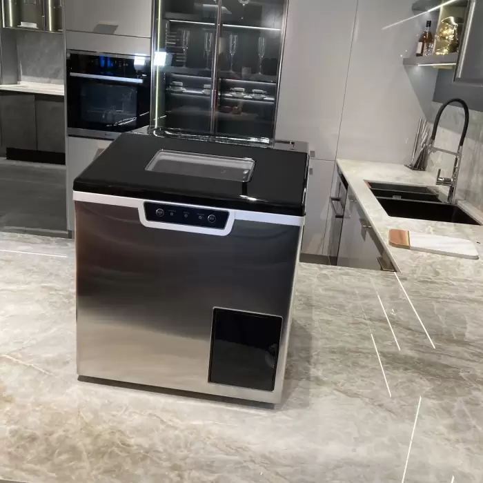 Portable Ice Machine Rapidly Self Clean Ice Maker With Crushed Ice 18pcs Per Cycle 7-10mins Snow Making Machine Push Button — image 3