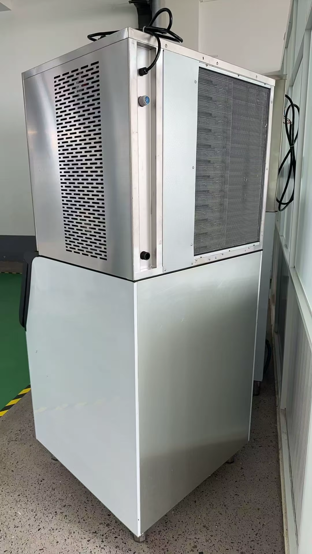 160kg Daily LZ-350 Commercial Crystal Clear Ice Cube Maker — image 4