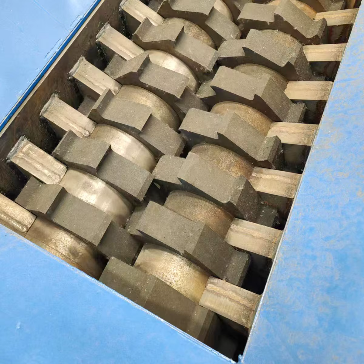 Wet Solid Waste Shredding and Dewatering Machine — image 4