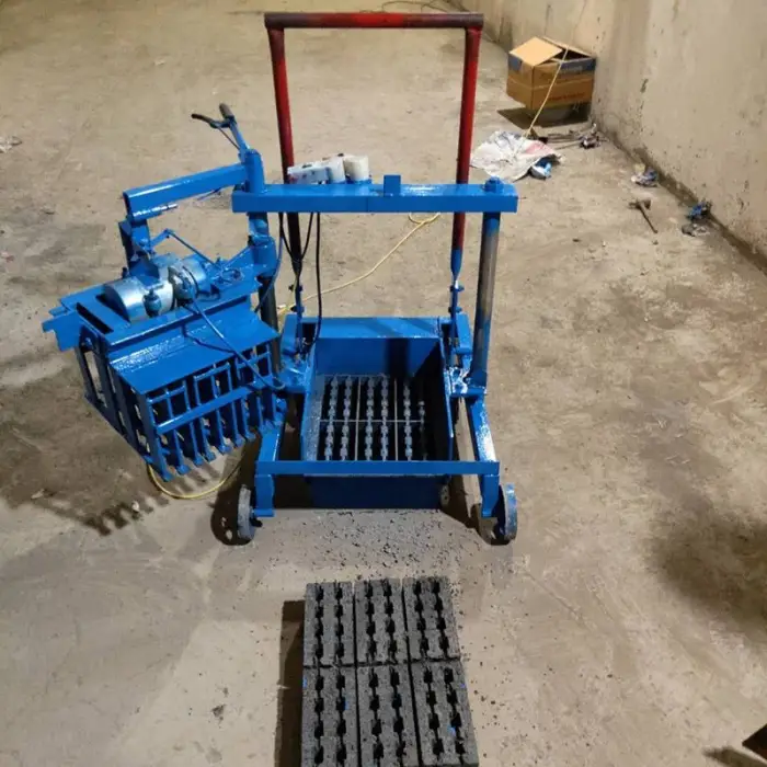 South Africa Solid and Hollow Brick Making Machine QMY2-45 Movable Mobile diesel Engine Egg Laying Concrete Block Machine — image 2
