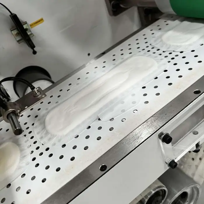 Welldone Sanitary Pad Making Machine Lady Pad Production Machinery Making Price — image 5