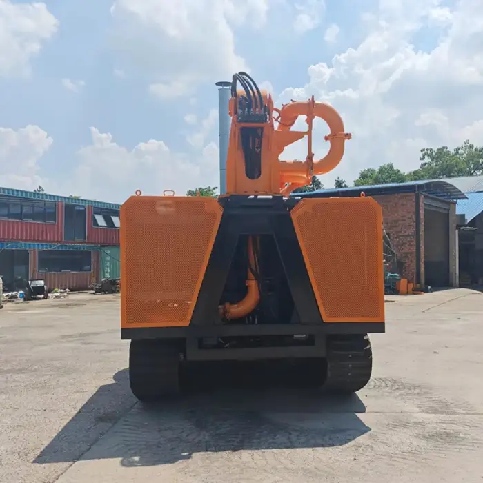 Crawler Type Boom Concrete Pump 85kW Diesel Engine 40m³ Capacity 2m³ Mixer 15m Boom for Road and Building Construction — image 7