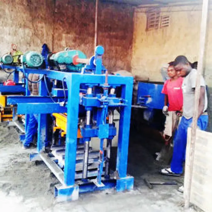Small Brick Block Machine Qt4-40 Making Brick Machine — image 4