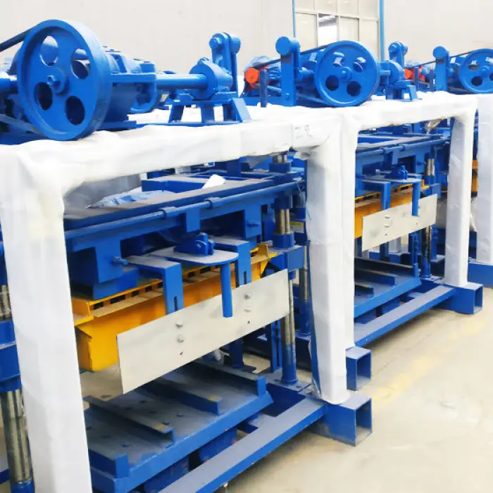 Small Brick Block Machine Qt4-40 Making Brick Machine — image 7