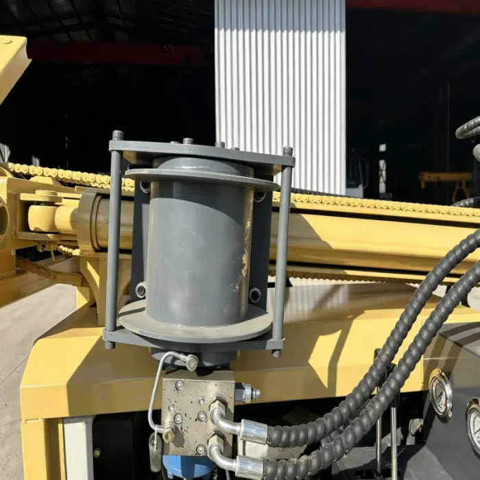 300m Rubber Track Borehole Drilling Rig, 77.3KW Diesel Hydraulic, Lightweight and Easy Operation for Various Ground Conditions — image 6