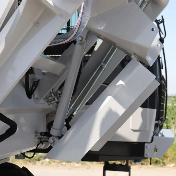 FMAN 2.6 Cubic FM526SLA Self Loading Concrete Mixer Truck for Sale — image 4