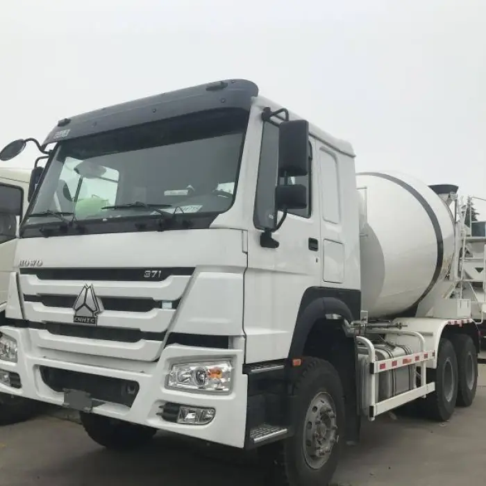 CIMC 9m3 Sinotruck with Engine Concrete Mixer Truck for Sale — image 3